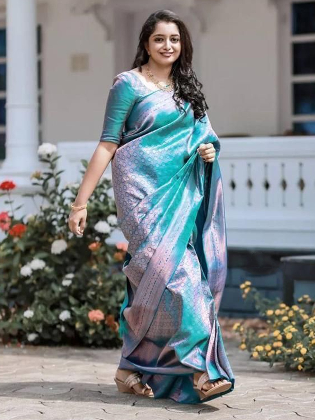 

Upalksh Woven Design Zari Pure Cotton Banarasi Saree, Blue