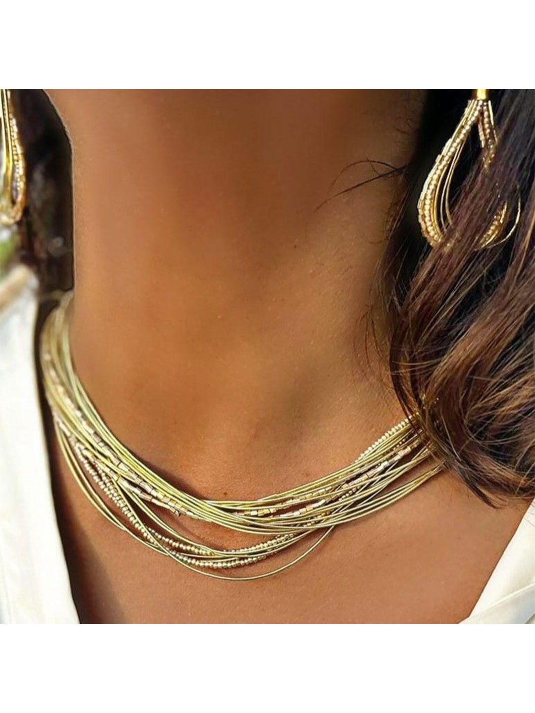 

Janpath Online Brass Necklace, Gold