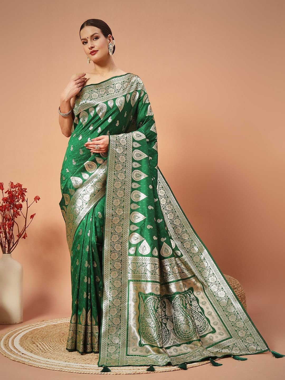 

SWAMI STUDIO Ethnic Motifs Woven Design Zari Pure Silk Banarasi Saree, Green