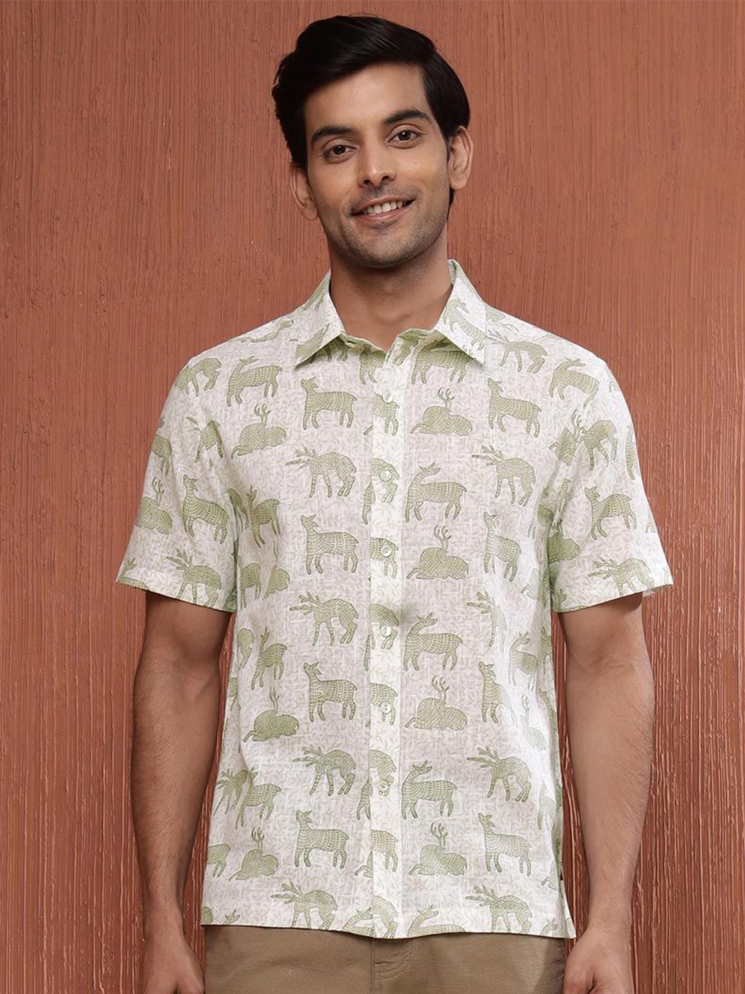 

Fabindia Men Spread Collar Conversational Printed Cotton Casual Shirt, White