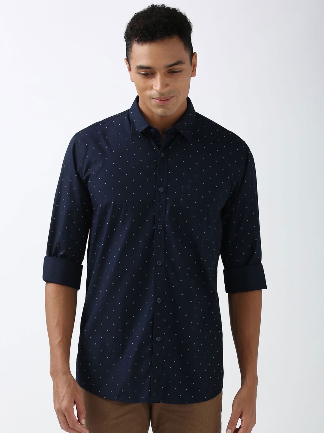

Peter England Casuals Men Slim Fit Spread Collar Geometric Printed Cotton Casual Shirt, Navy blue