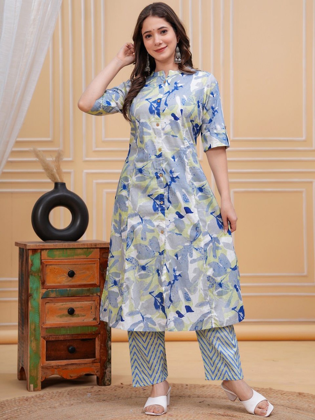 

SIJOPA Floral Printed Mandarin Collar Pure Cotton A-Line Kurta with Trousers, Blue