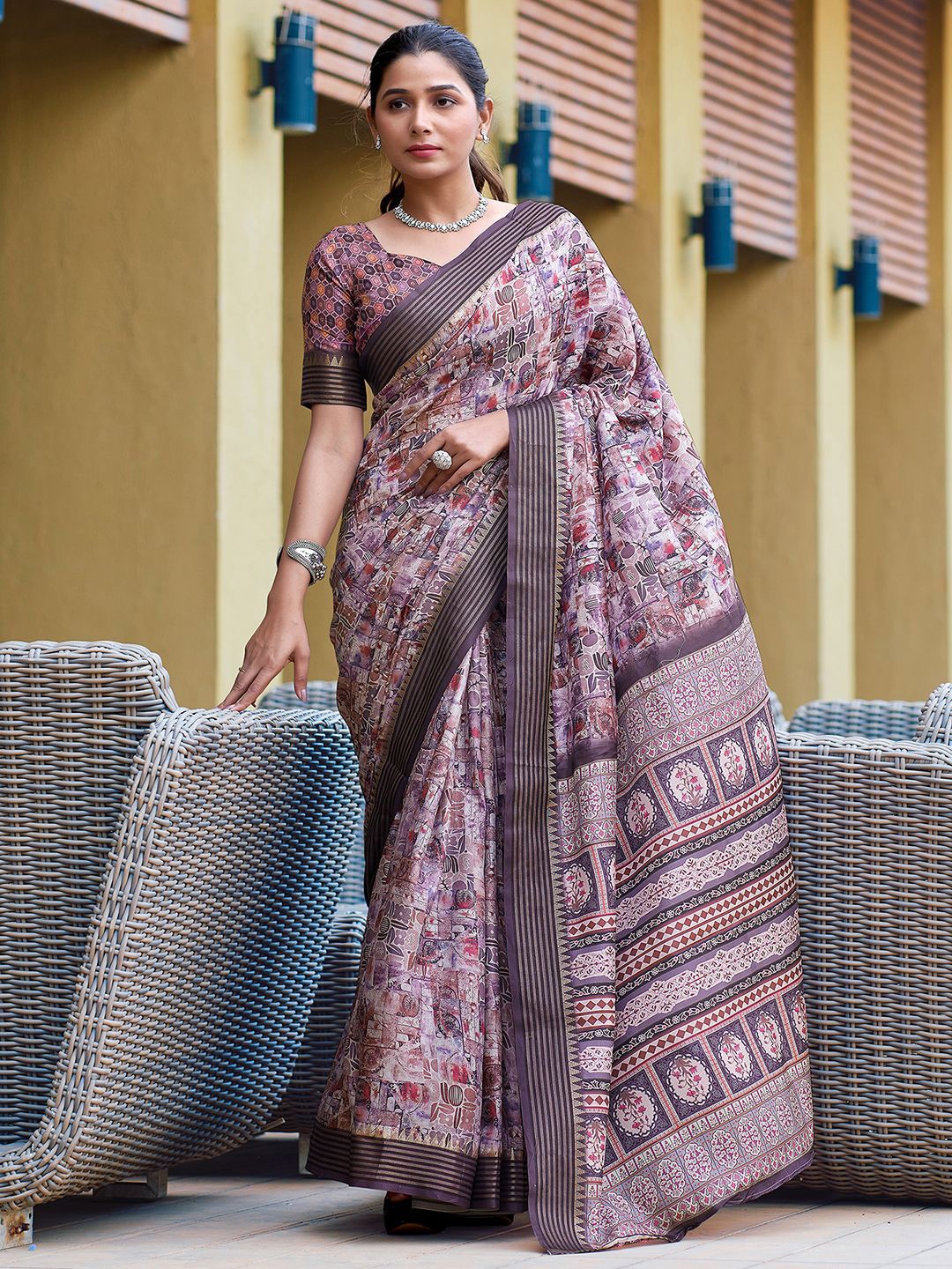 

KALINI Ethnic Motifs Printed Saree, Pink