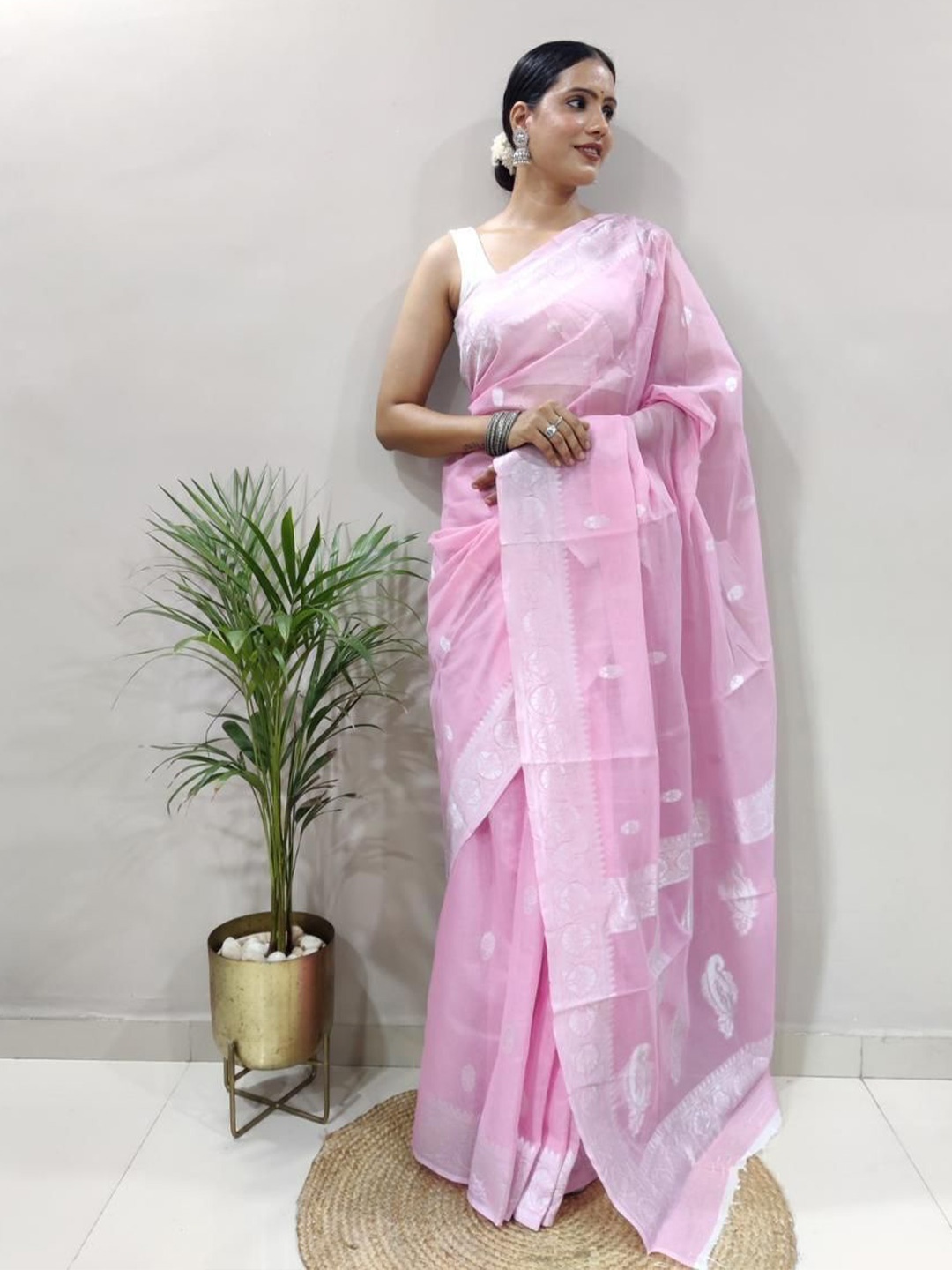 

Upalksh Woven Design Kanjeevaram Saree, Pink