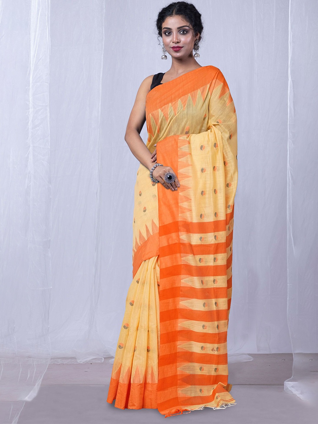 

Unnati Silks Ethnic Motifs Pure Linen Handloom Taant Saree, Cream