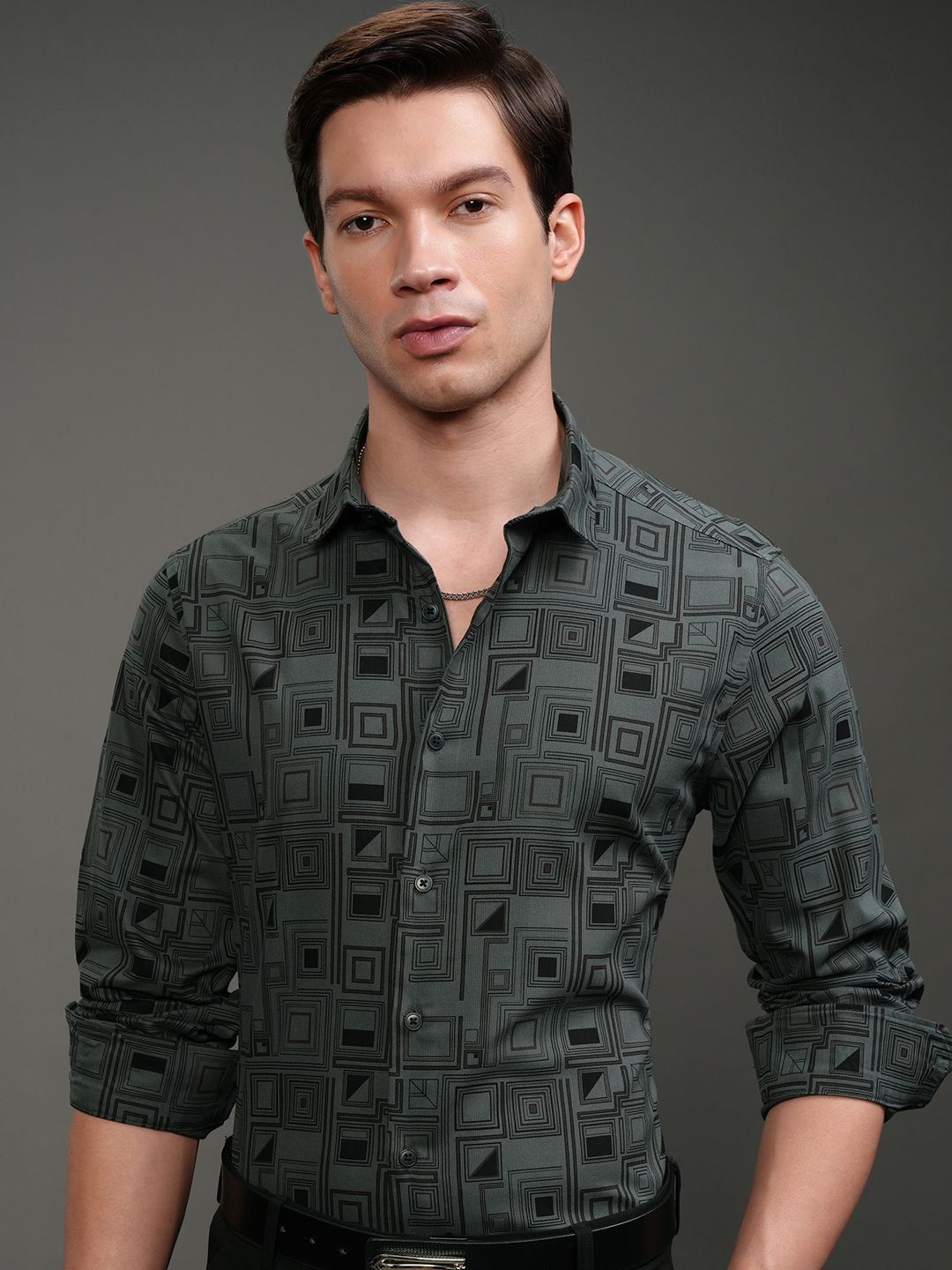 

HIGHLANDER Men Slim Fit Cutaway Collar Geometric Printed Cotton Casual Shirt, Sea green