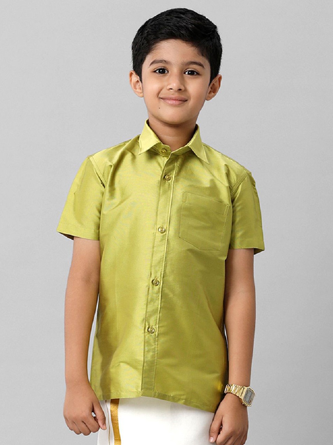 

Ramraj Boys Solid Short Sleeve Shirt With Chest Pocket, Green