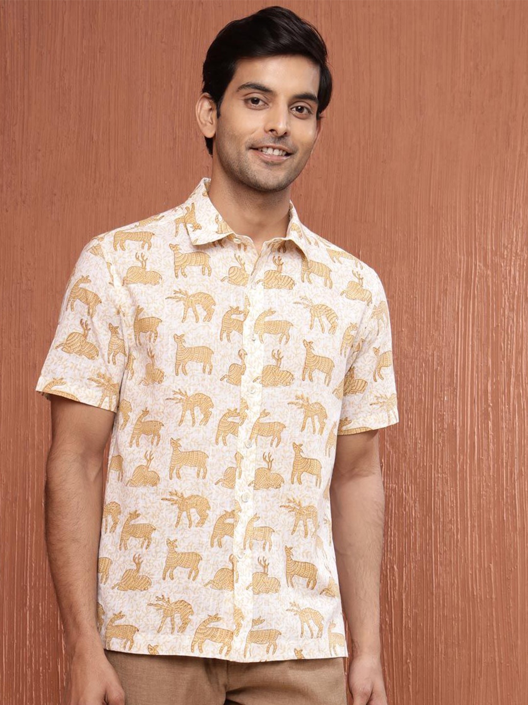 

Fabindia Men Spread Collar Conversational Printed Cotton Casual Shirt, White