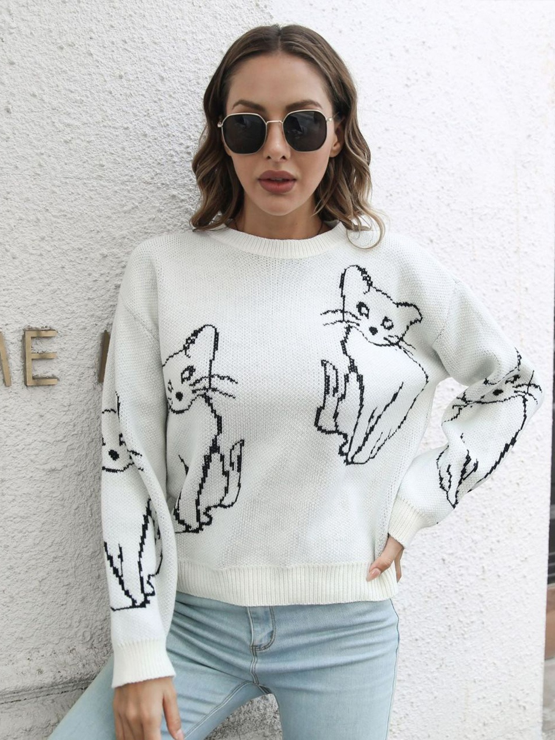 

Oh Rare Women Graphic Printed Pullover, White