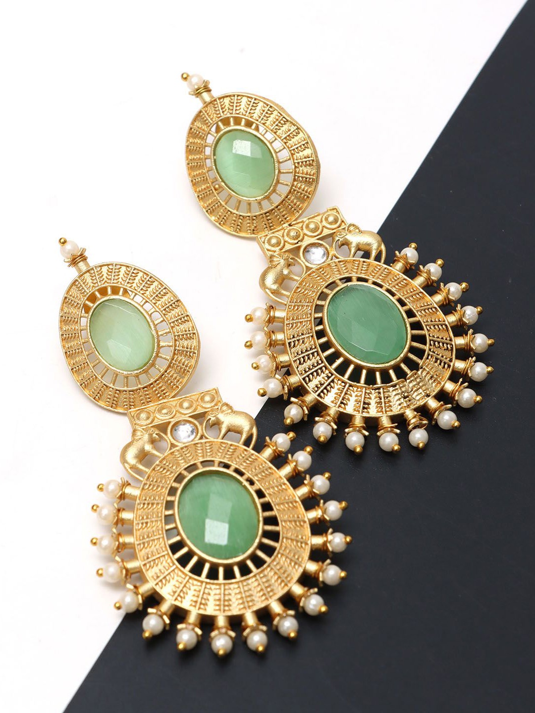 

Ozanoo Gold-Plated Artificial Stones Studded Contemporary Shaped Drop Earrings