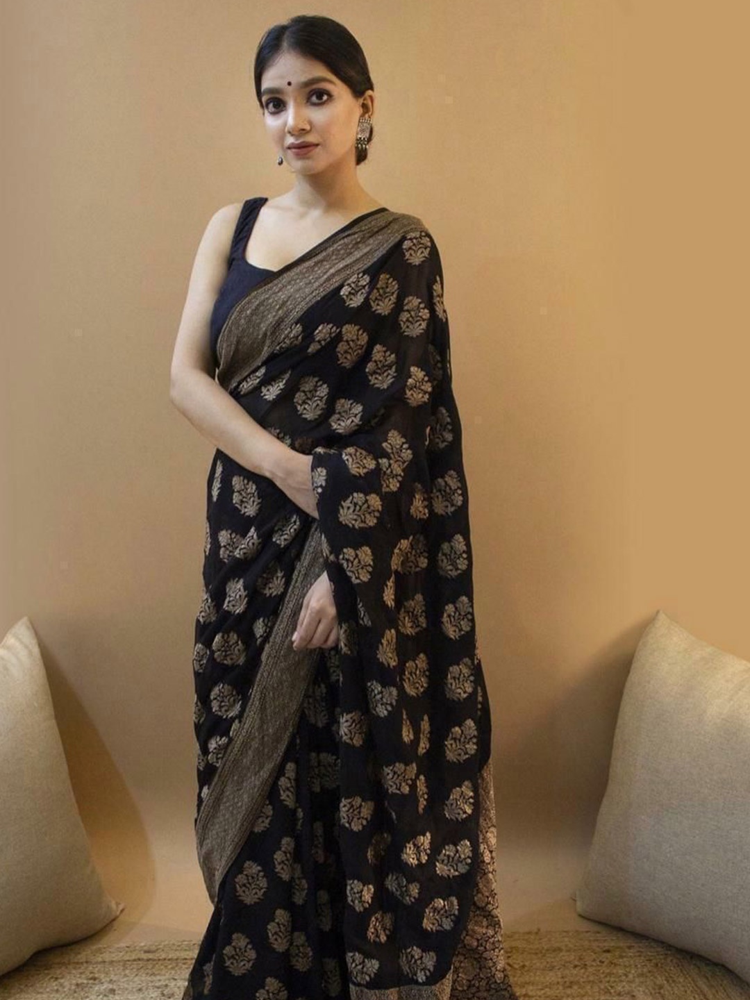 

Upalksh Woven Design Zari Kanjeevaram Saree, Black