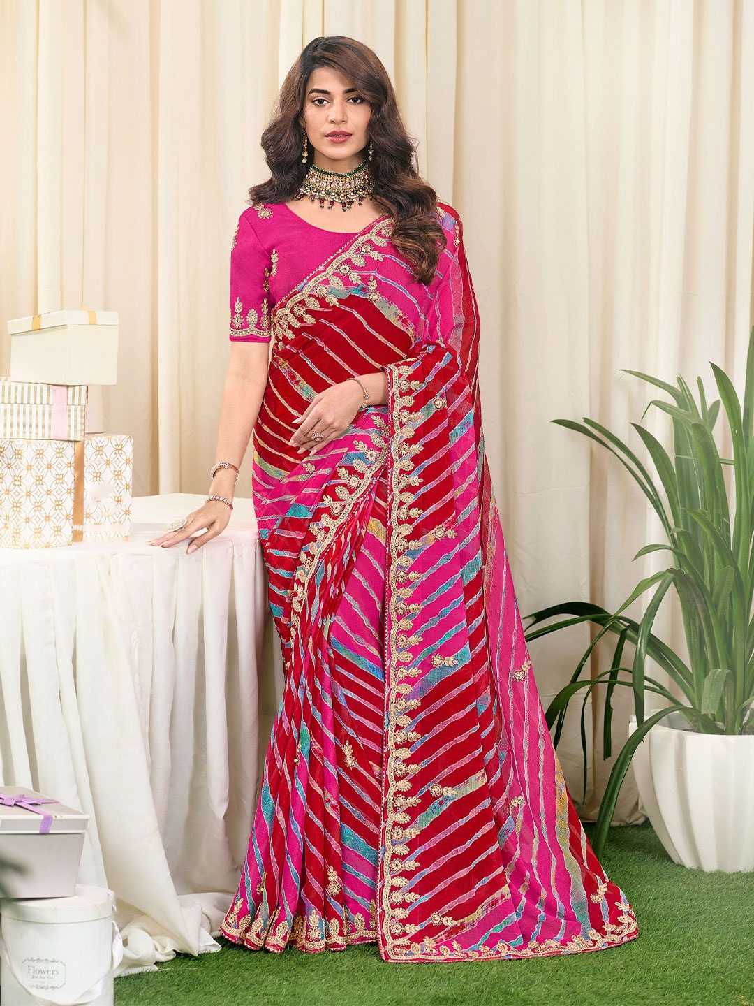 

Laxmipati Leheriya Embroidered Leheriya Saree, Pink