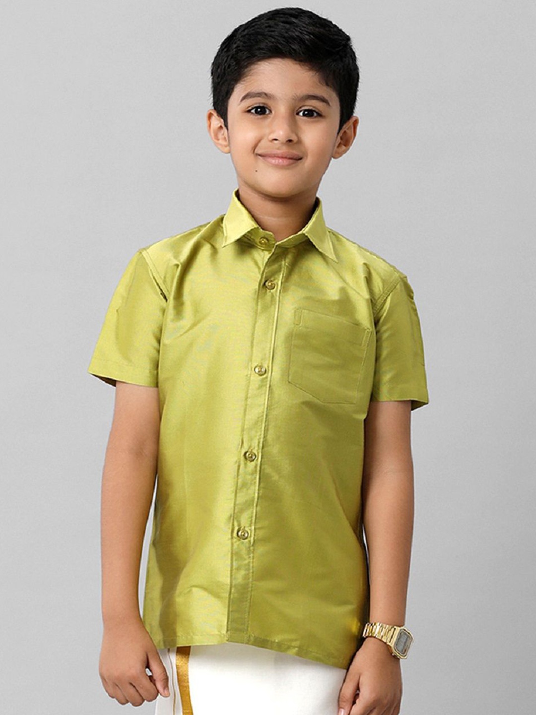 

Ramraj Boys Solid Short Sleeve Shirt With Chest Pocket, Green