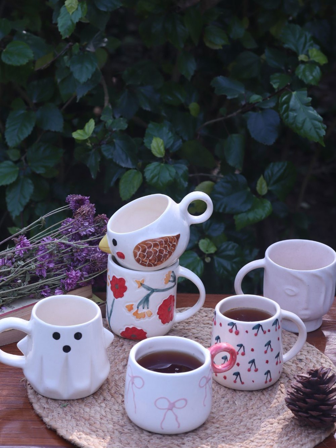 

WEAVING HOMES Bloom & Grow White & Red 6 Pieces Paisley Printed Ceramic Glossy Mugs 280ml