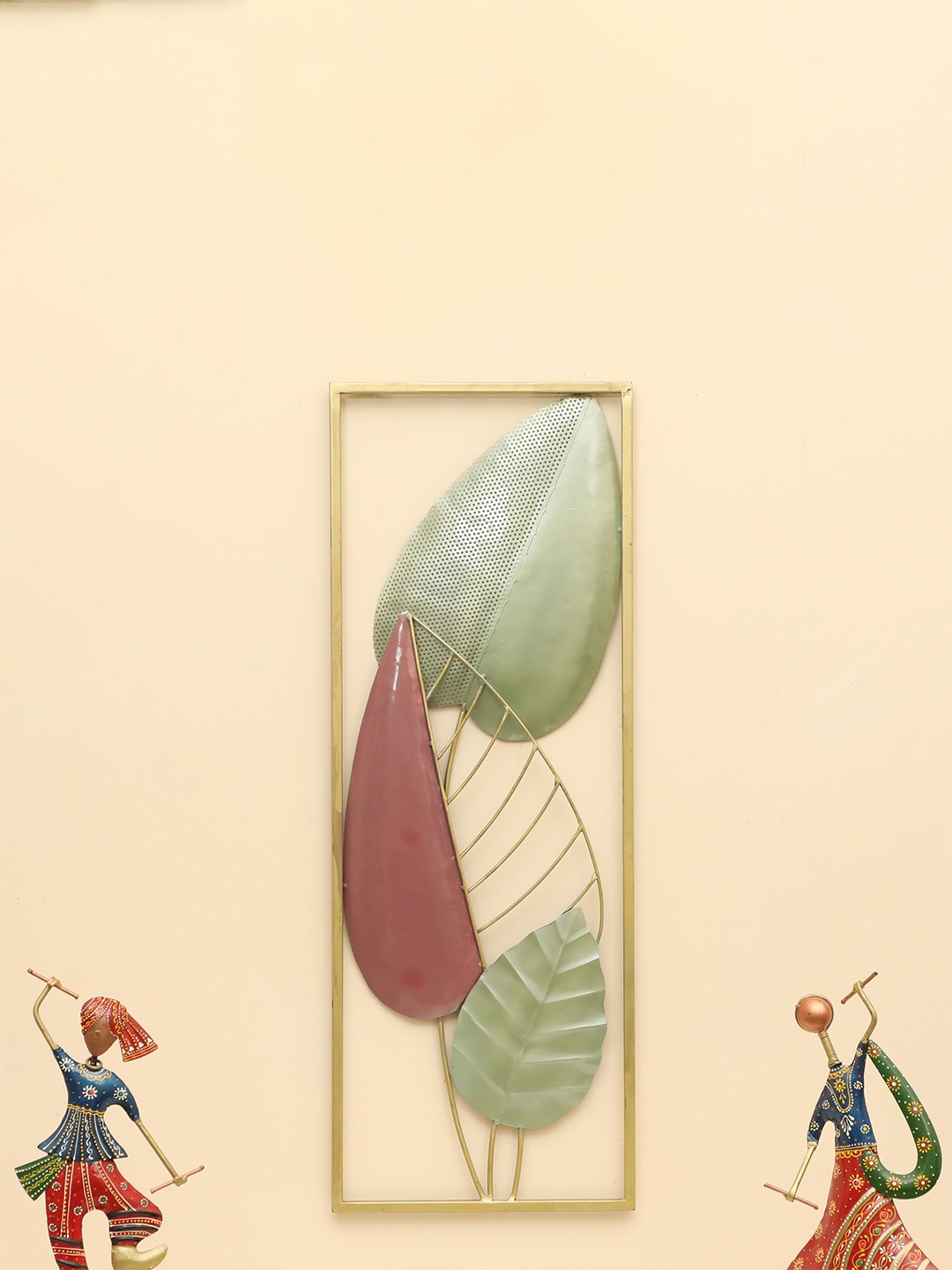 

vedas Mystic Indiana Green & Pink Textured Metal Akub Leafs Wall Decor, Gold