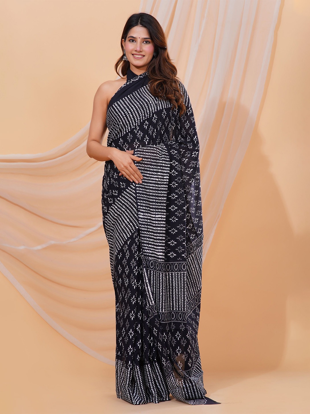 

Shivanya Handicrafts Floral Pure Cotton Block Print Saree, Black
