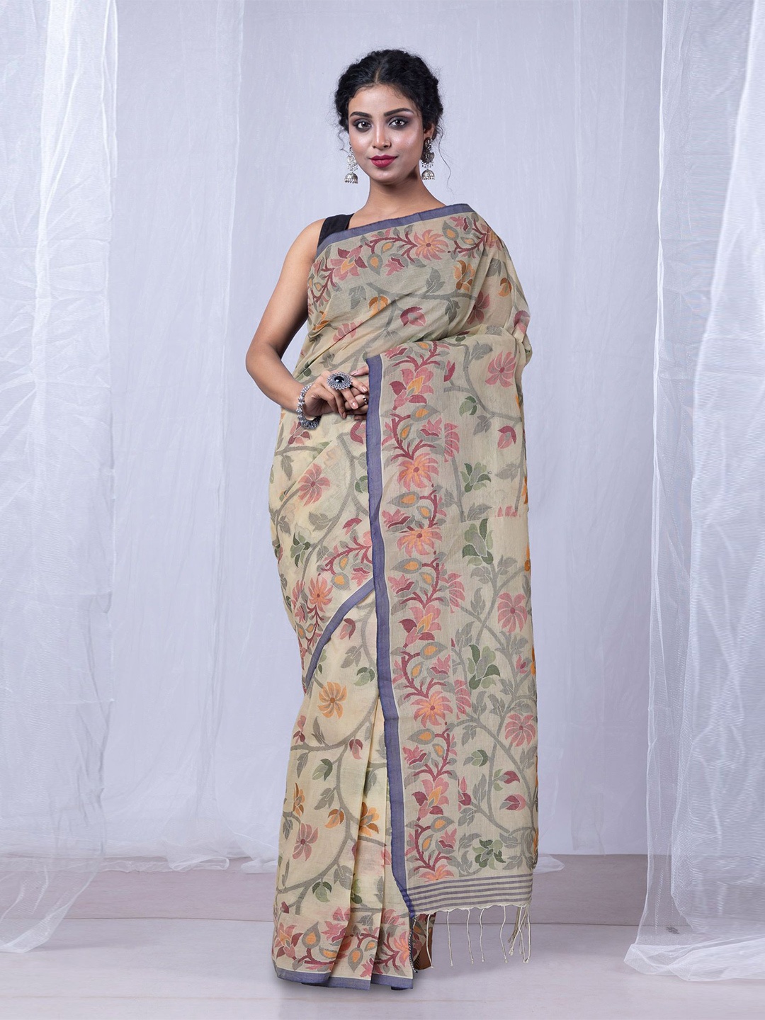 

Unnati Silks Floral Pure Linen Handloom Taant Saree, Cream