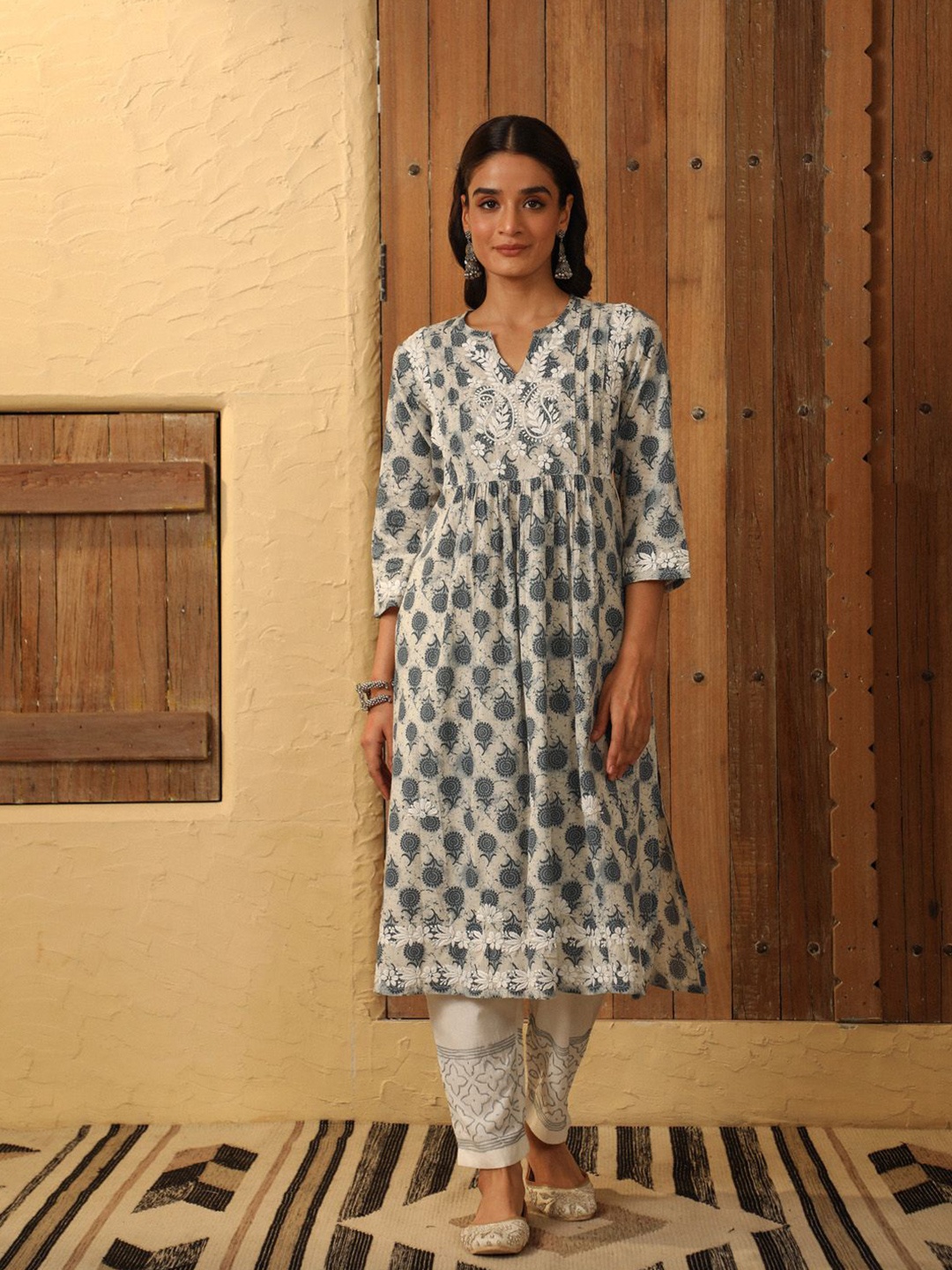 

House of Chikankari Women's Woven Chikankari Cotton Kurta, Grey