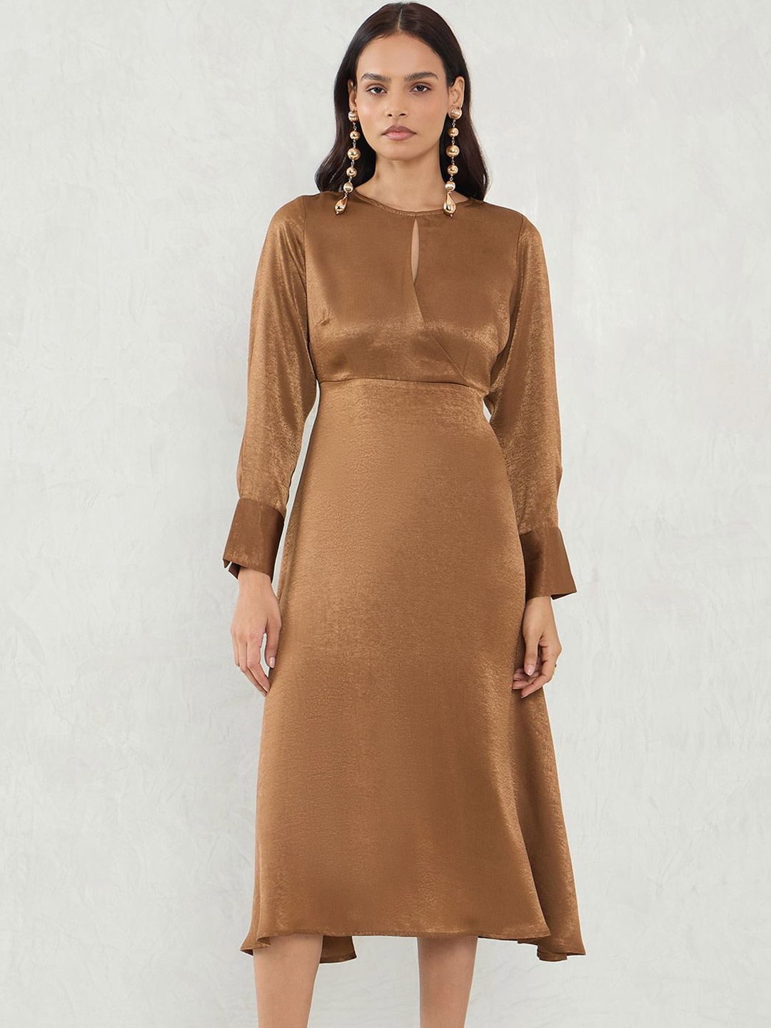 

FEMMELLA Women Keyhole Neck A-Line Midi Dress, Brown