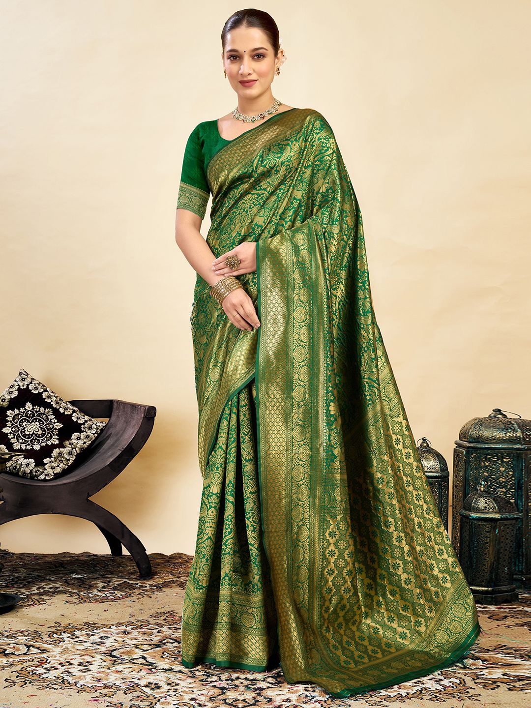 

KALINI Woven Design Zari Banarasi Saree, Green