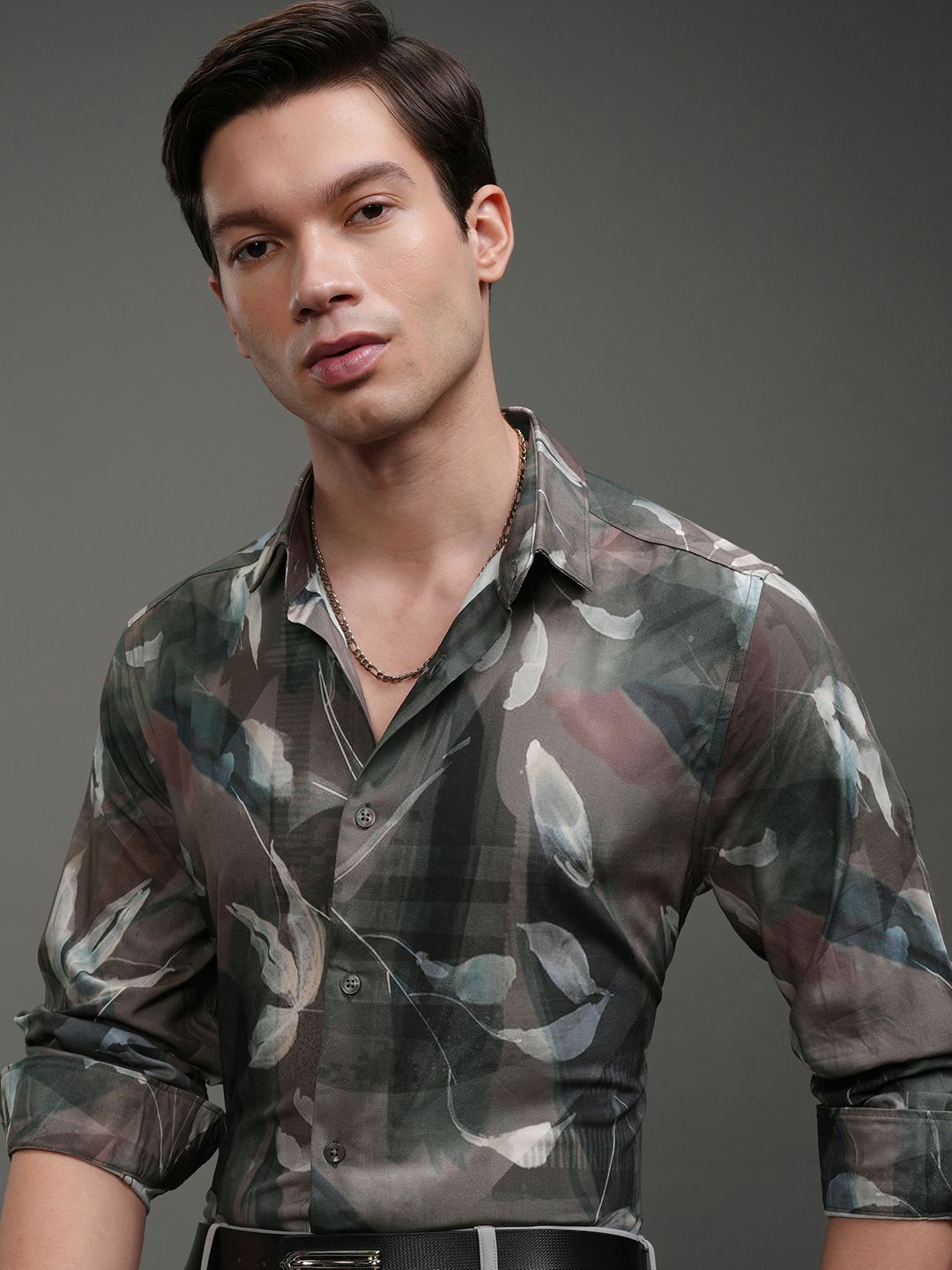 

HIGHLANDER Men Slim Fit Cutaway Collar Floral Printed Casual Shirt, Green