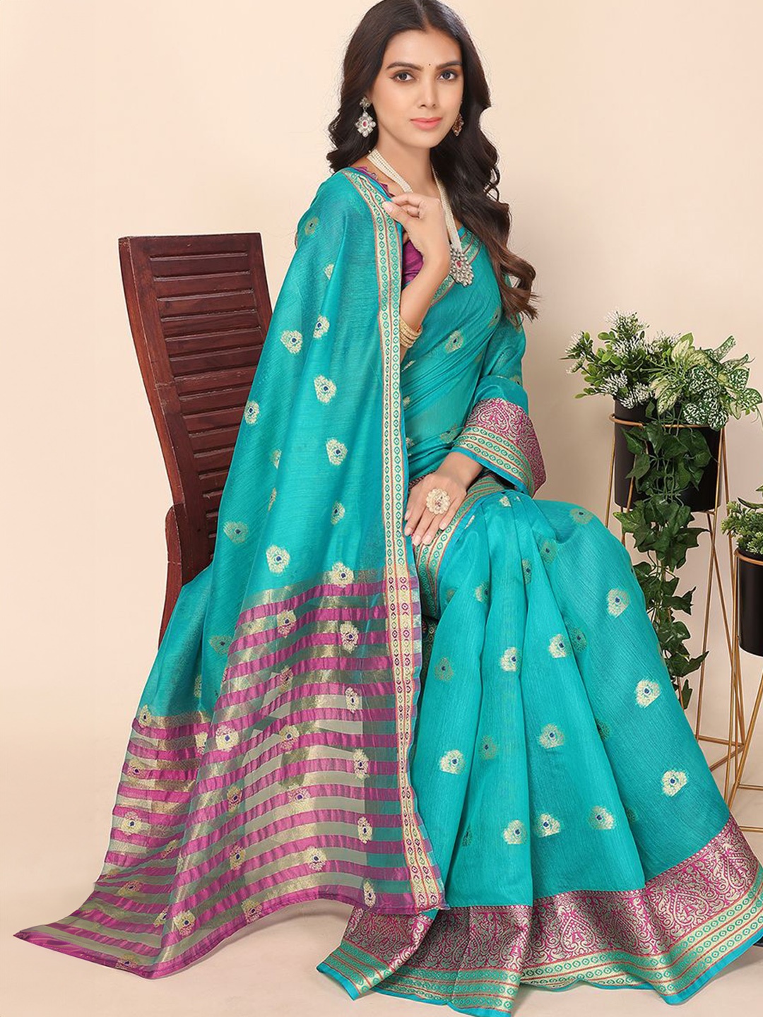 

Leeza Store Woven Design Zari Maheshwari Saree, Green