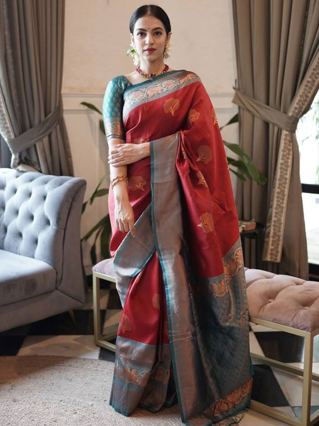 

Upalksh Woven Design Floral Zari Kanjeevaram Saree, Red