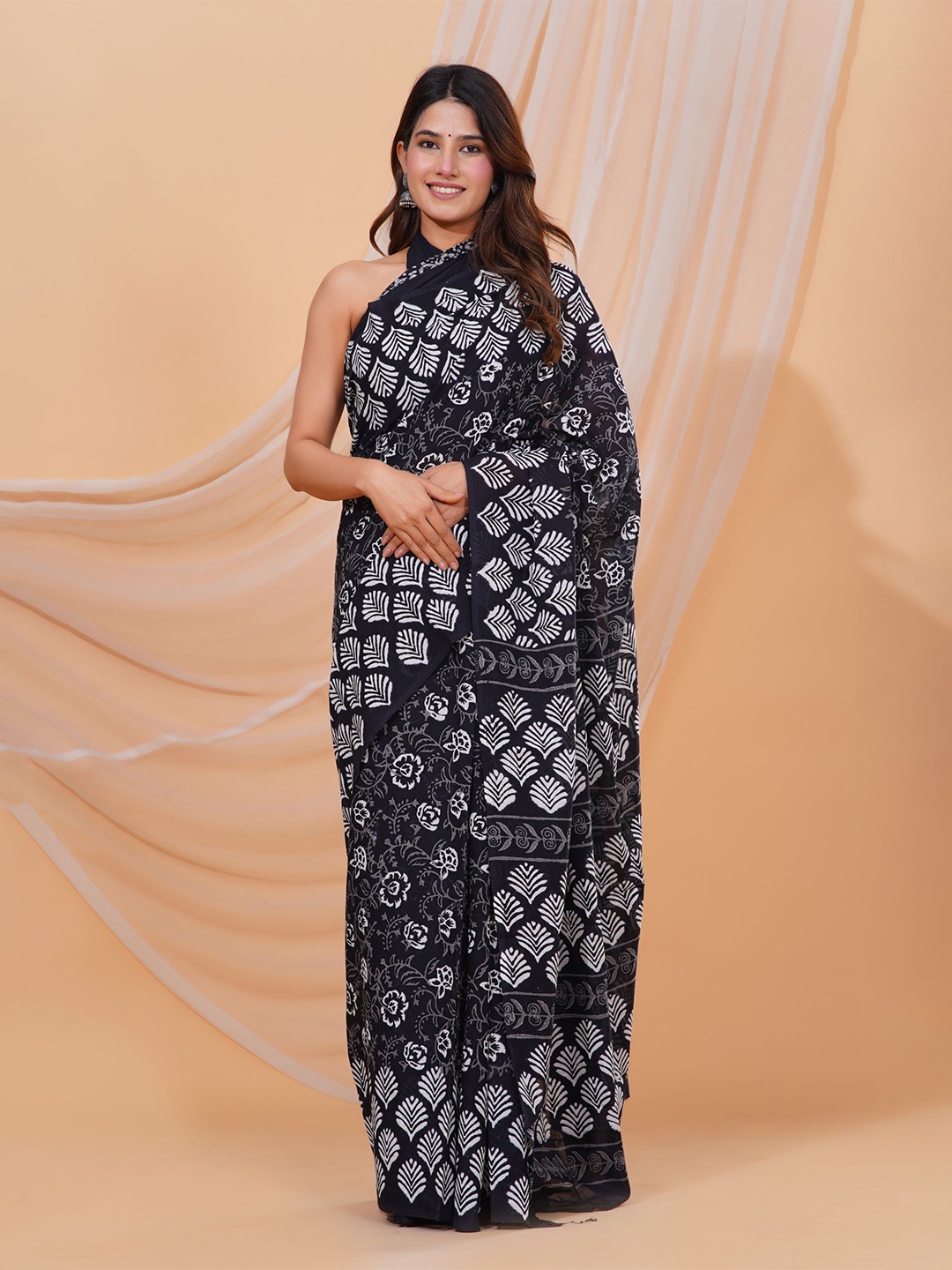 

Shivanya Handicrafts Floral Pure Cotton Block Print Saree, Black