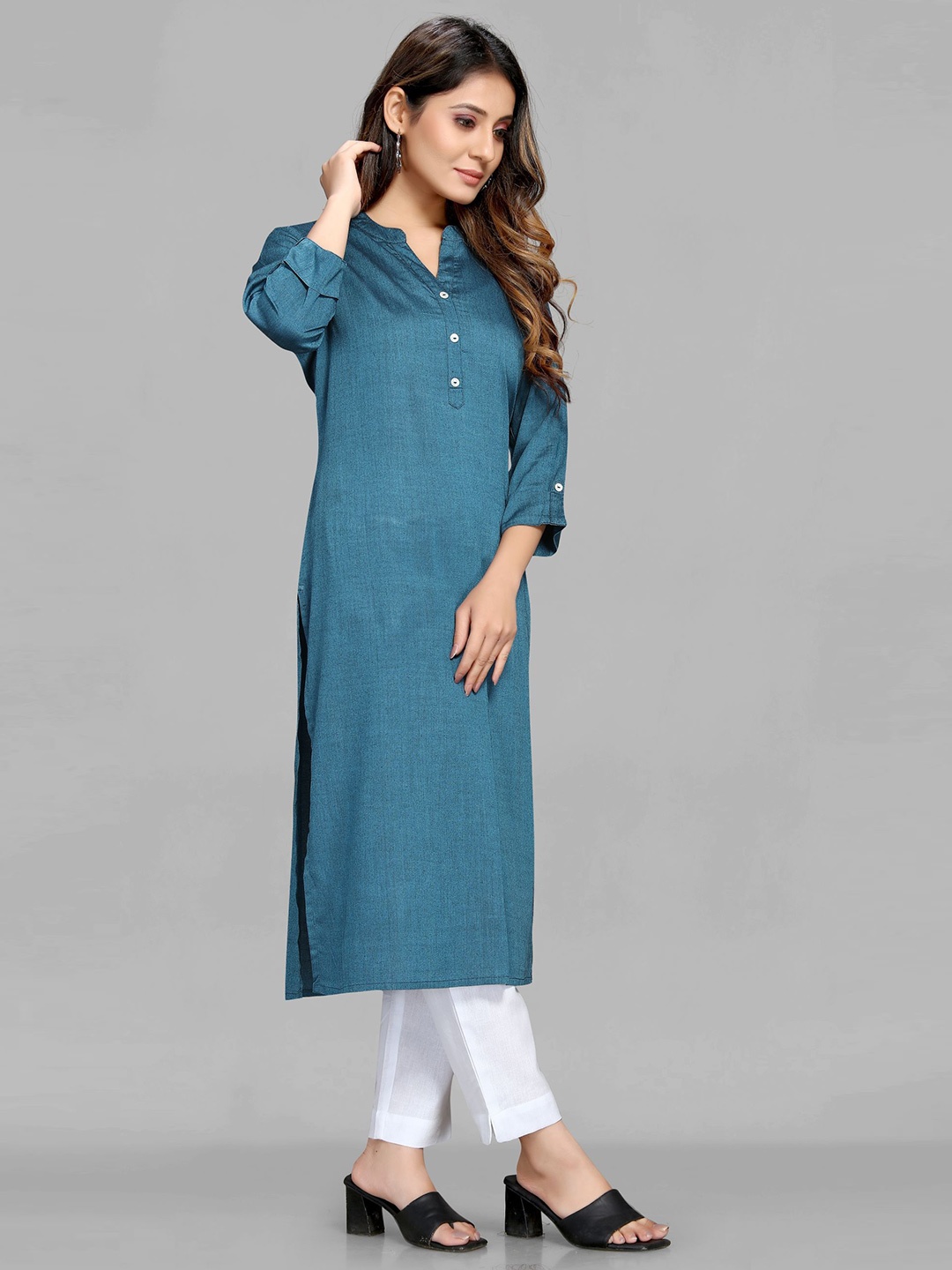 

Krimmple Women Mandarin Collar Straight Kurta, Blue