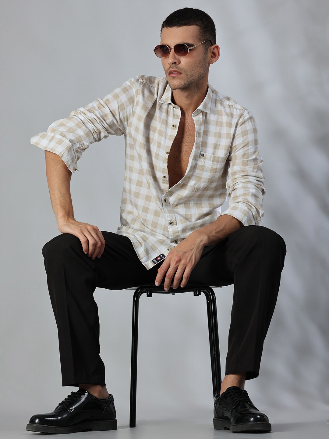 

HOUSE OF MAHNOTS Men Comfort Slim Fit Gingham Checked Cotton Semiformal Shirt, Off white