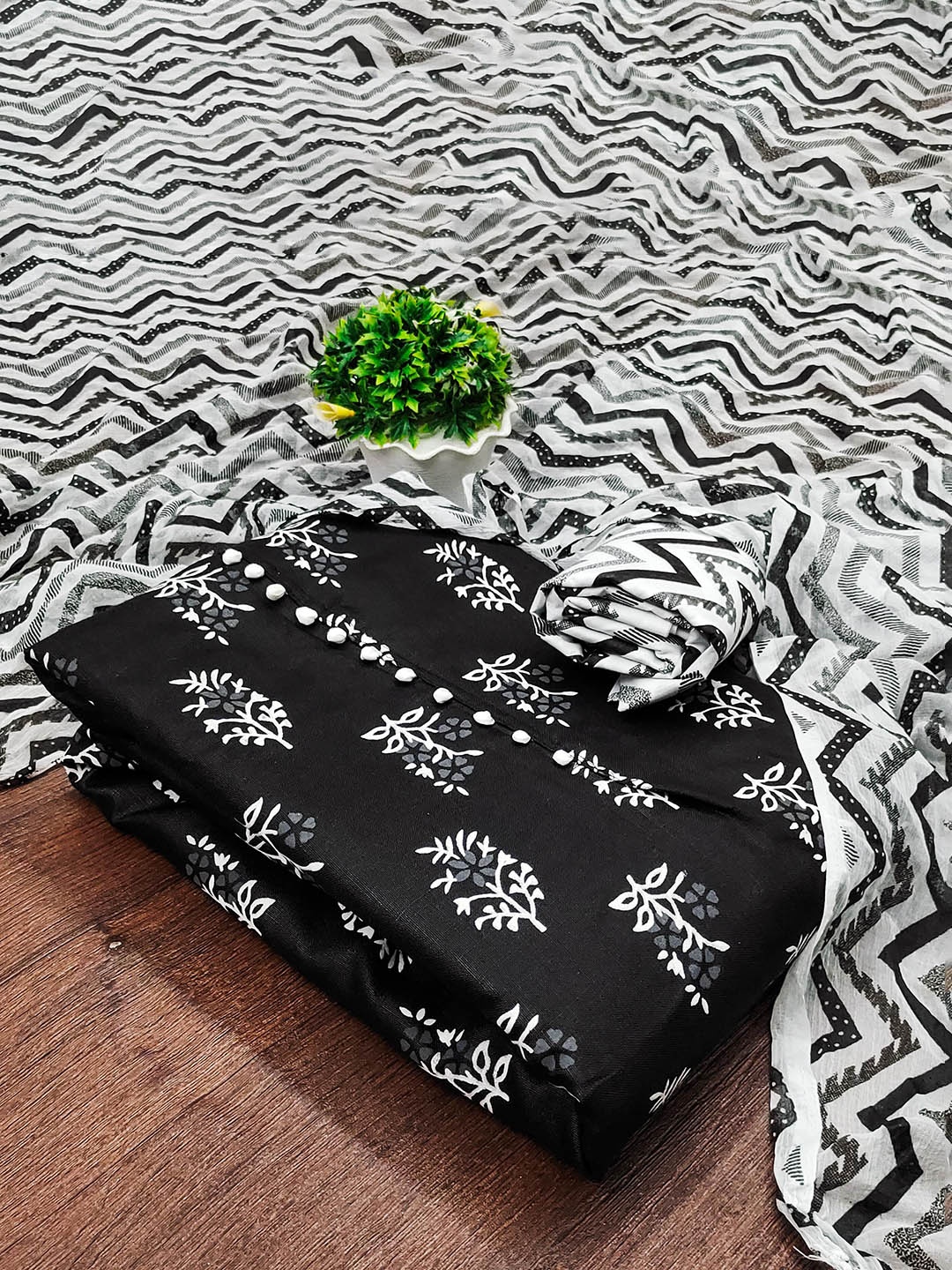 

KALINI Floral Printed Unstitched Dress Material, Black