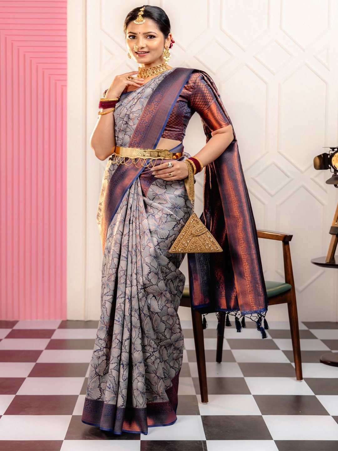 

REALLTREND Woven Design Zari Banarasi Saree, Grey