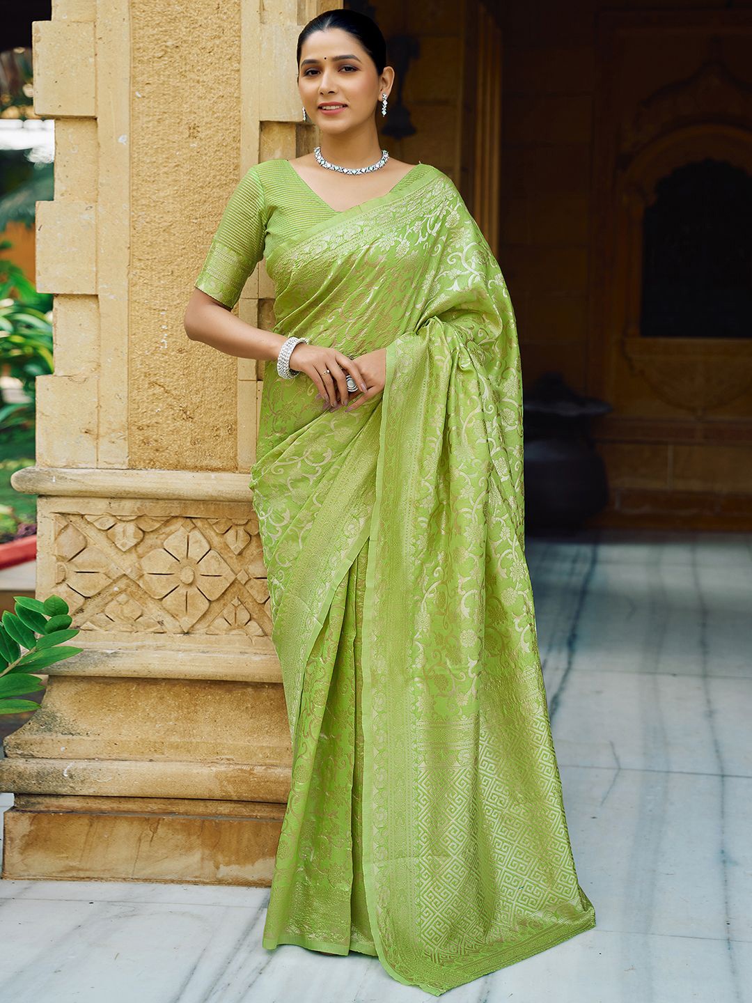 

KALINI Ethnic Motifs Woven Design Saree, Green