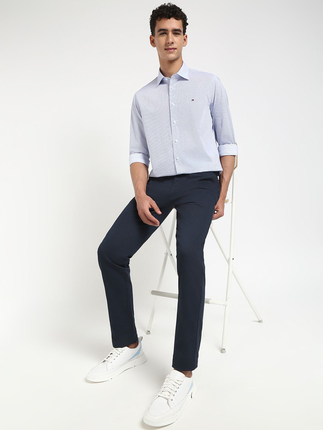 

Tommy Hilfiger Men Spread Collar Micro Ditsy Printed Cotton Casual Shirt, Blue