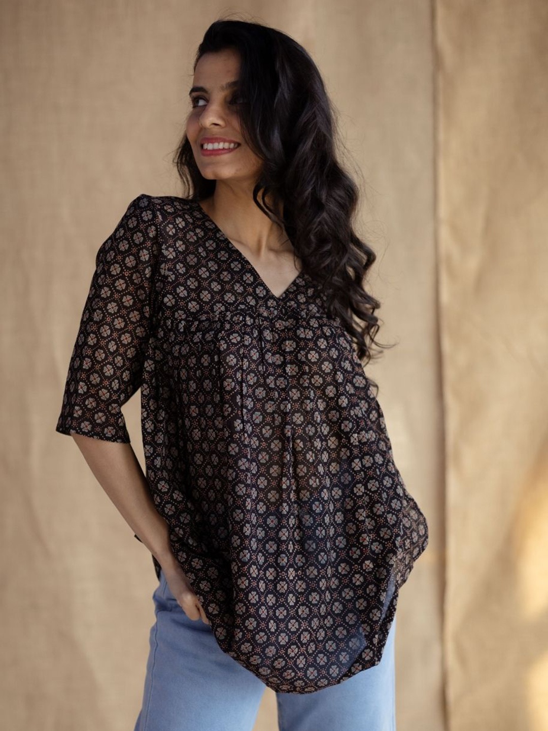 

THE INDIAN ETHNIC CO Floral Print Cotton Top, Black