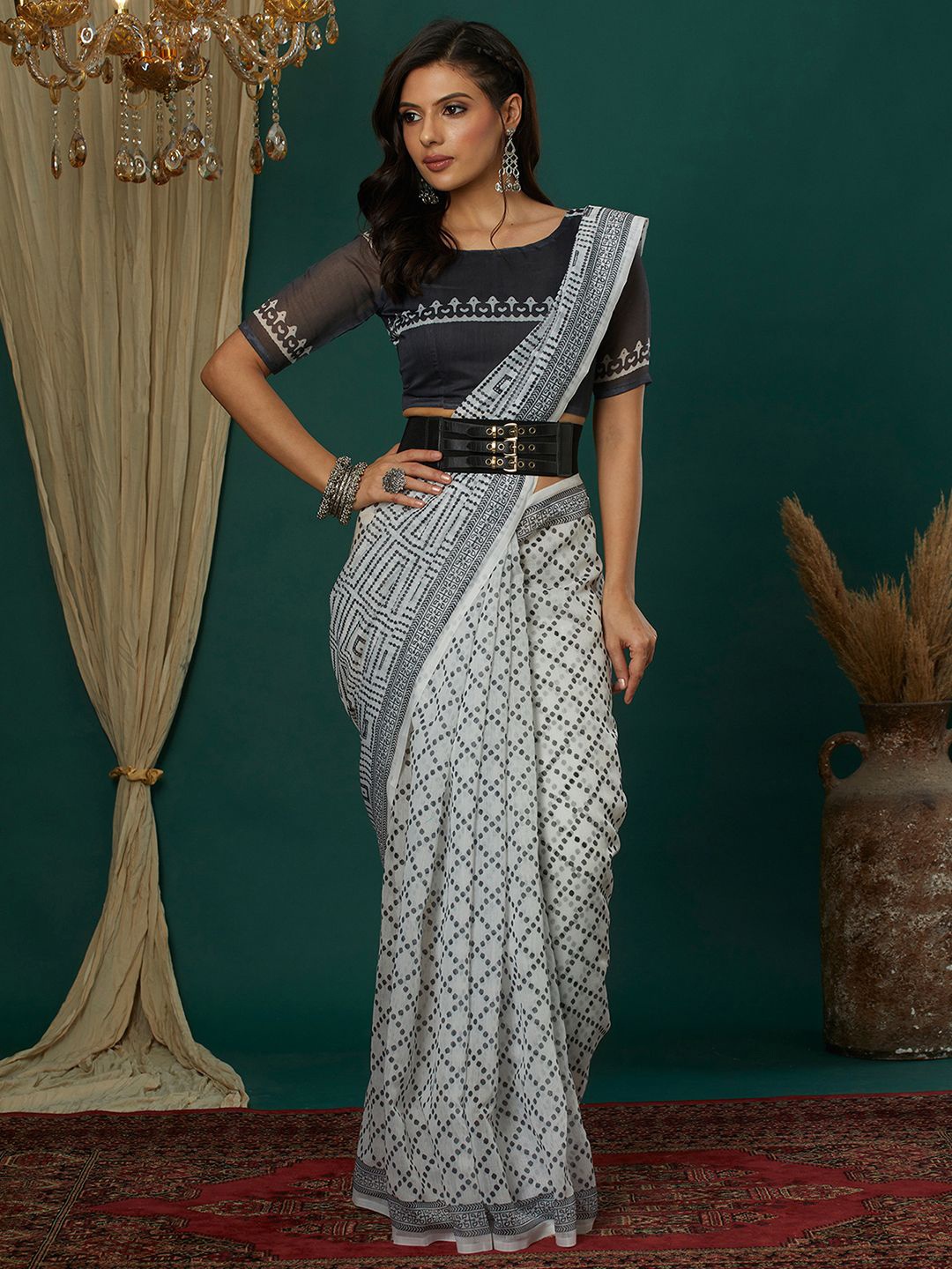 

KALINI Geometric Printed Saree, White