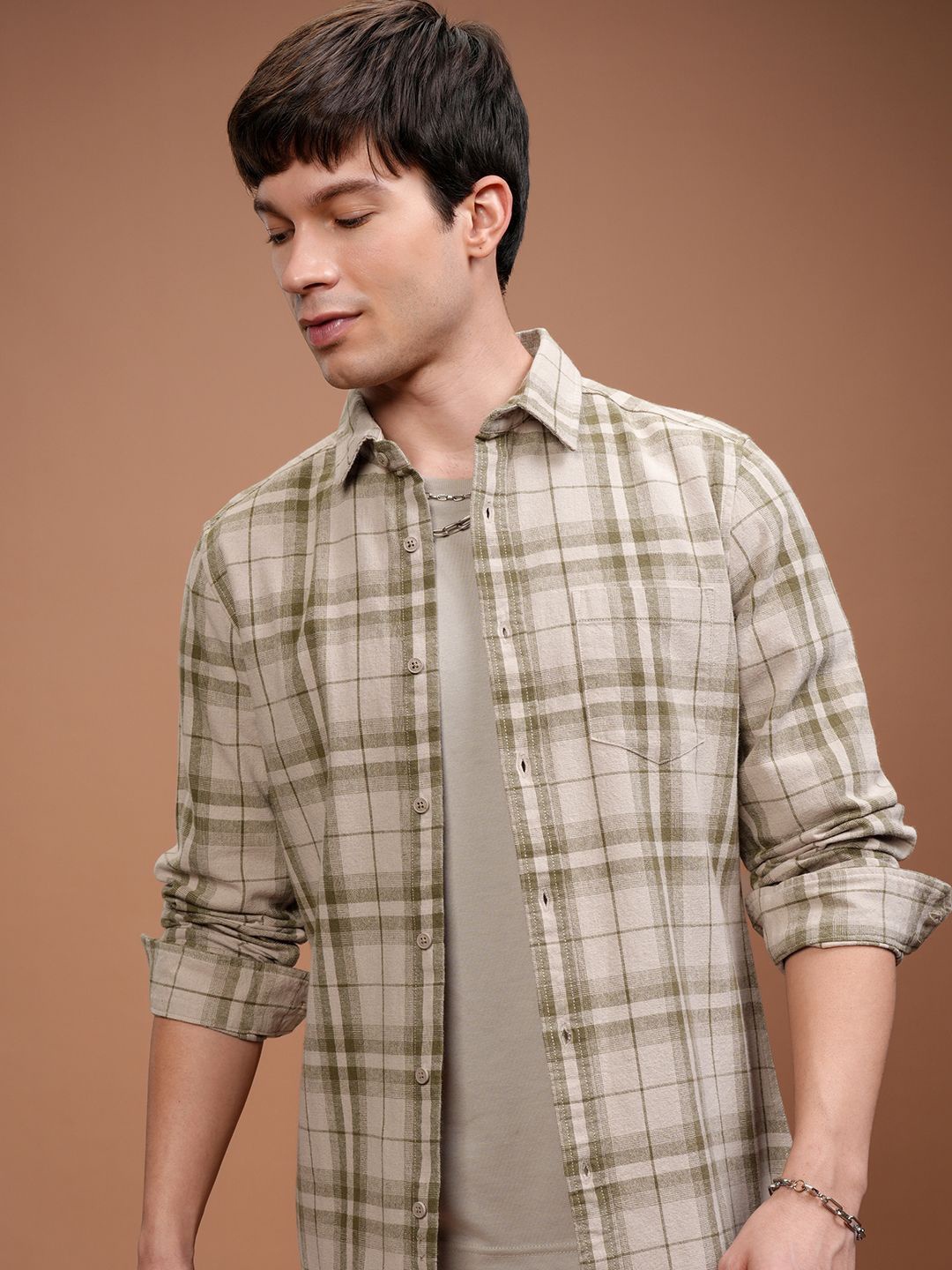 

HIGHLANDER Men Checked Casual Slim Fit Shirt, Beige