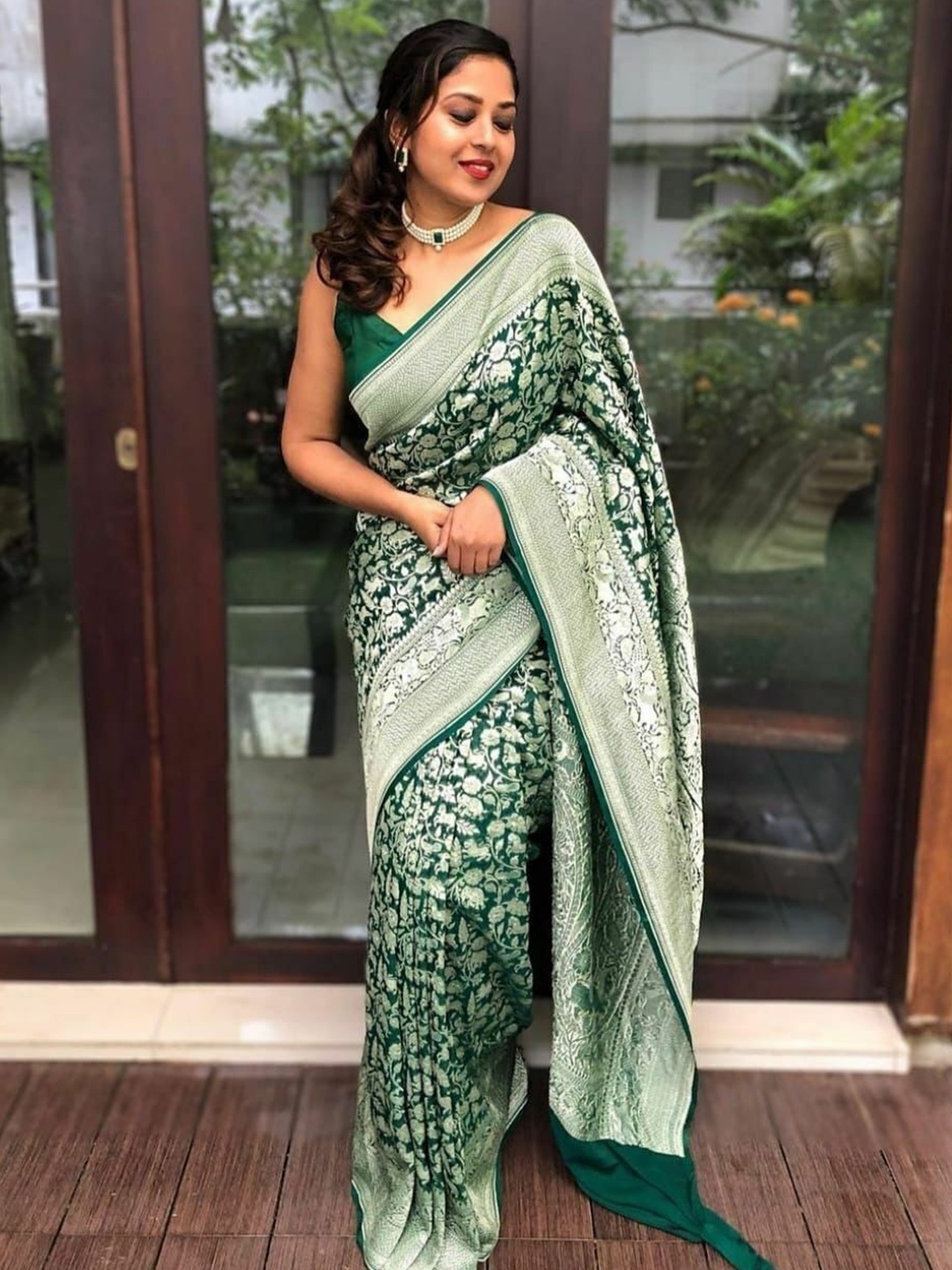 

Upalksh Floral Woven Design Banarasi Saree, Green