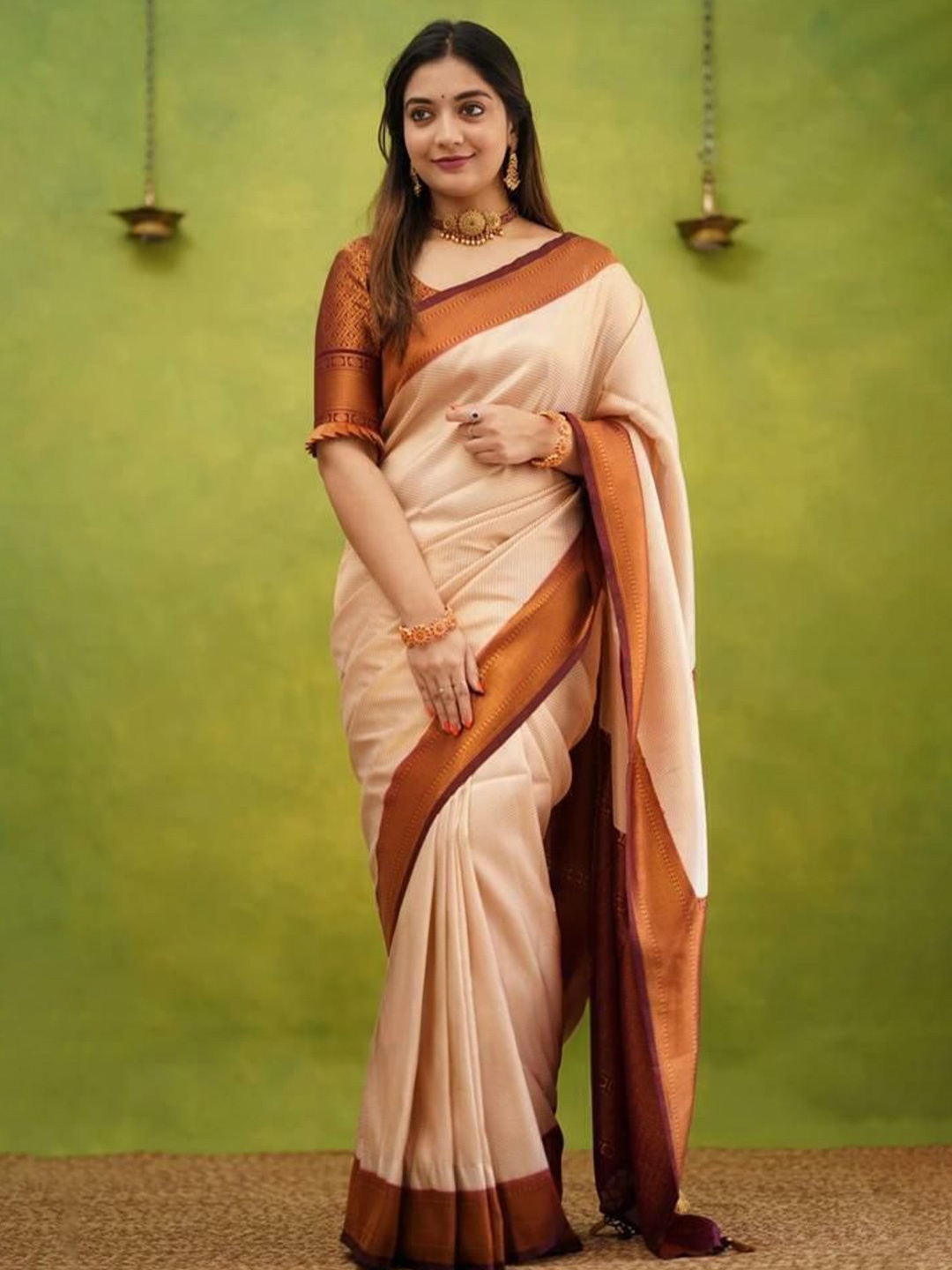 

Upalksh Women Zari Kanjeevaram Saree With Blouse Piece, Beige