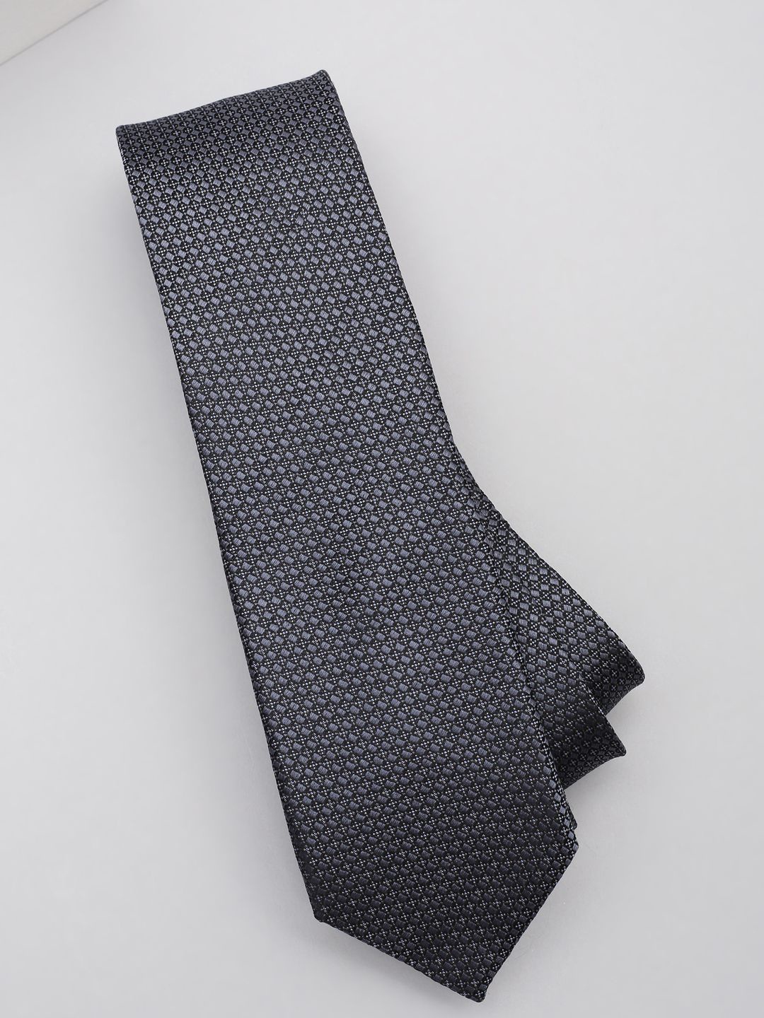 

Peter England Men Printed Broad Tie, Grey