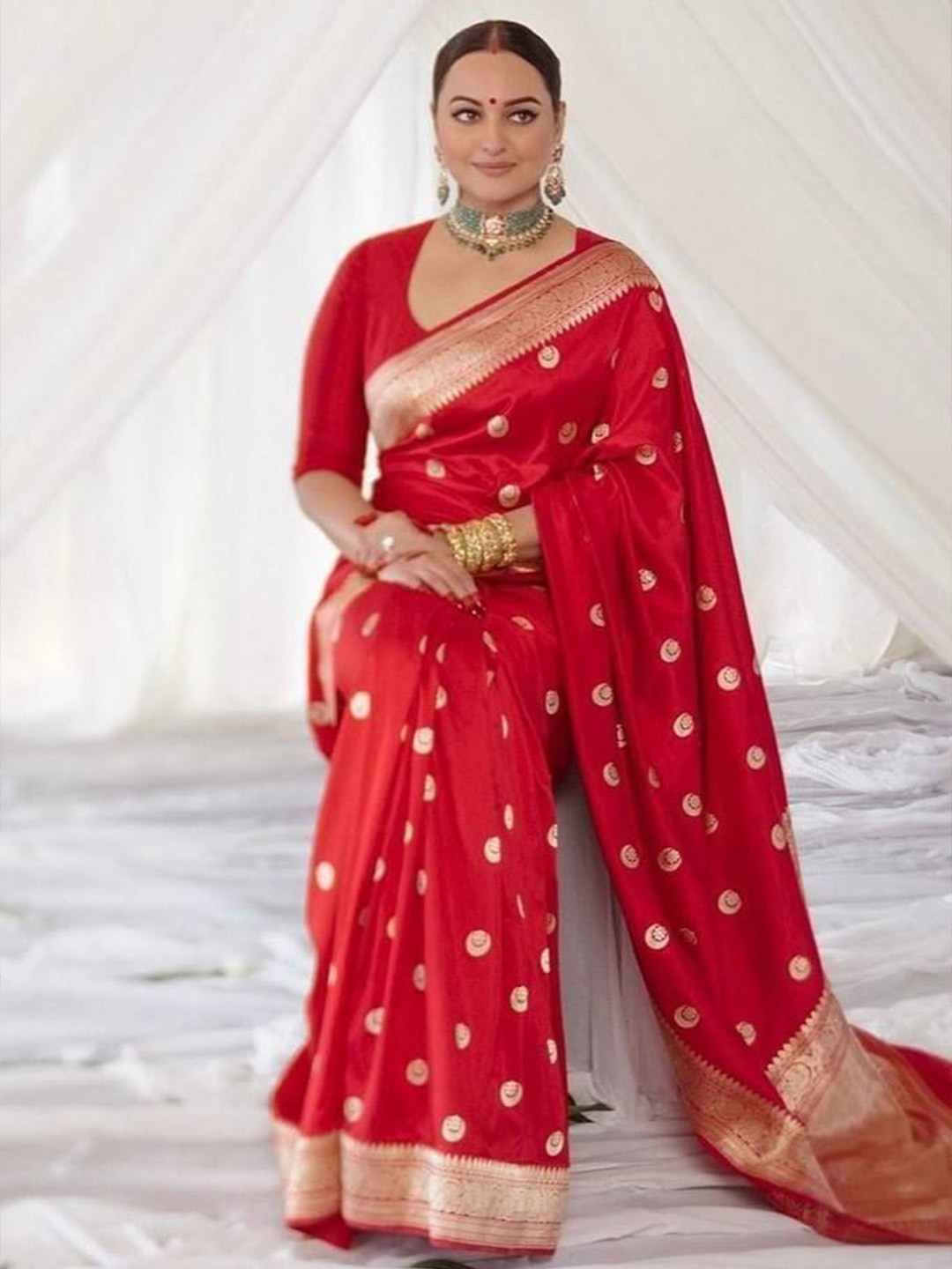 

Upalksh Ethnic Motifs Woven Design Mukaish Banarasi Saree, Red