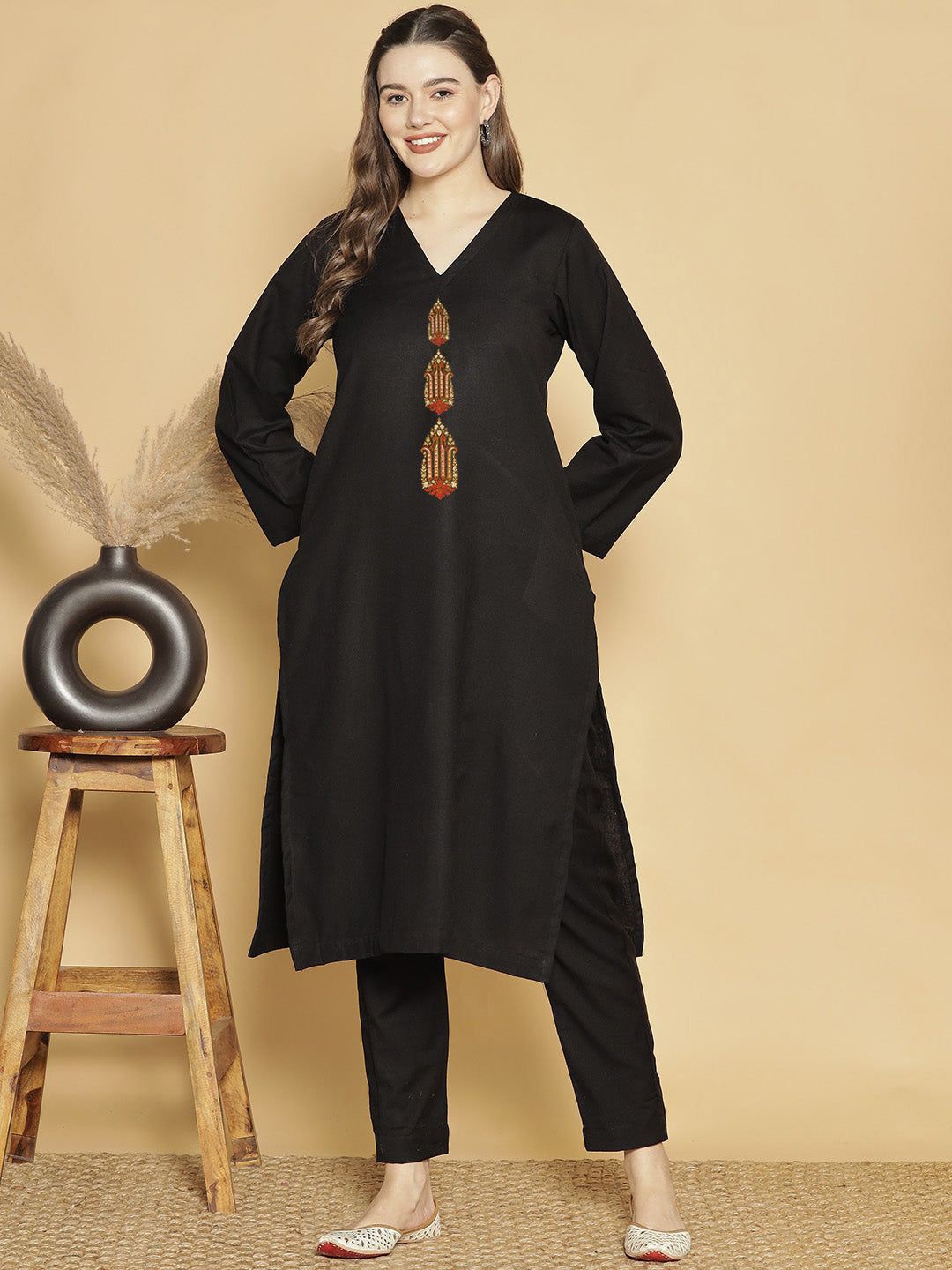 

LetsDressUp Women Floral Printed Kurta, Black