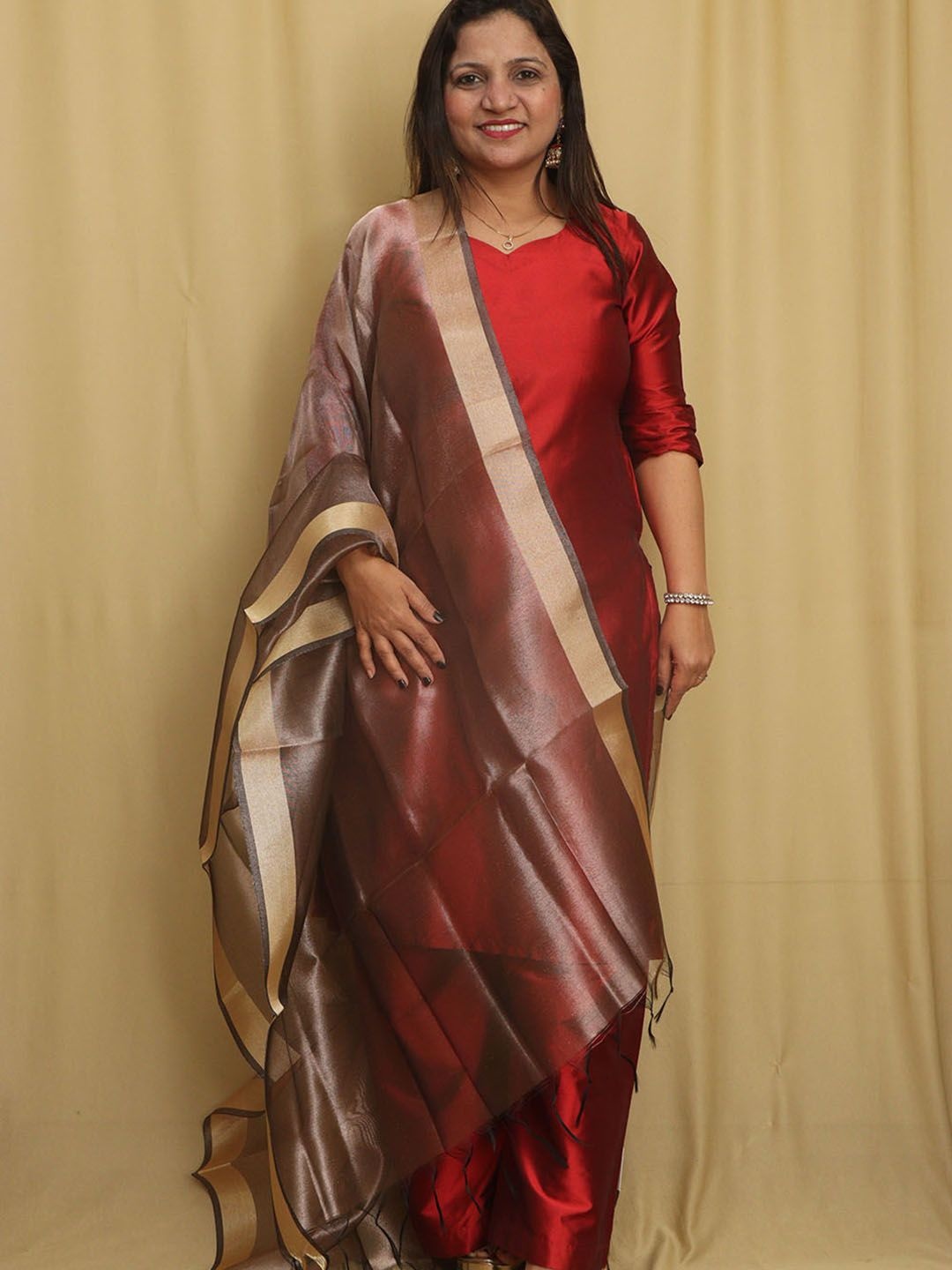 

Luxurionworld Lightweight Zari Banarasi Tissue Dupatta, Gold