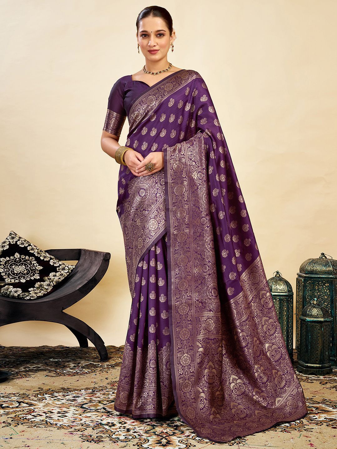 

KALINI Woven Design Ethnic Motifs Zari Banarasi Saree, Burgundy