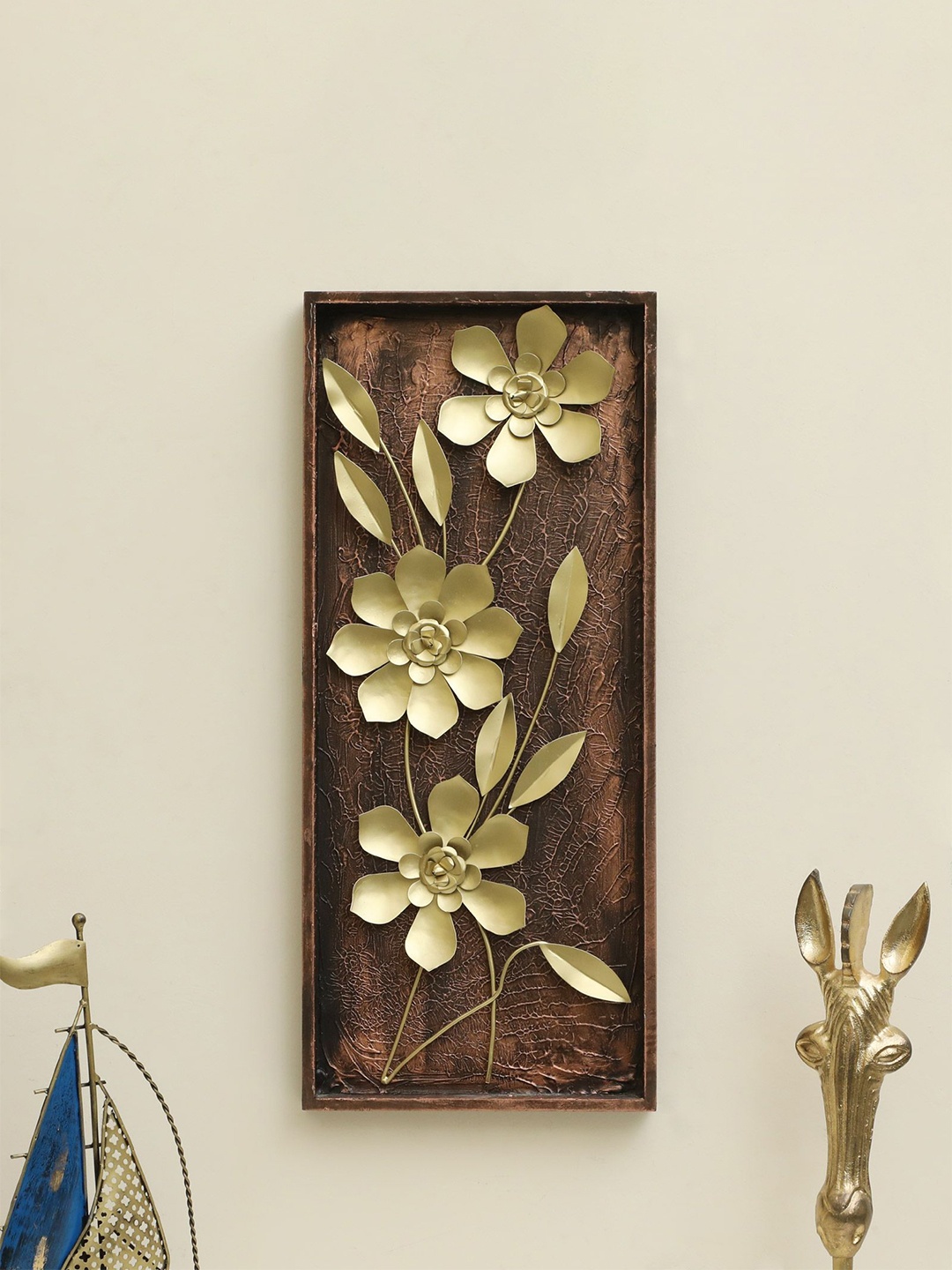 

vedas Mystic Indiana Gold-Toned & BrownTextured Metal Apollo Flower Wall Decor