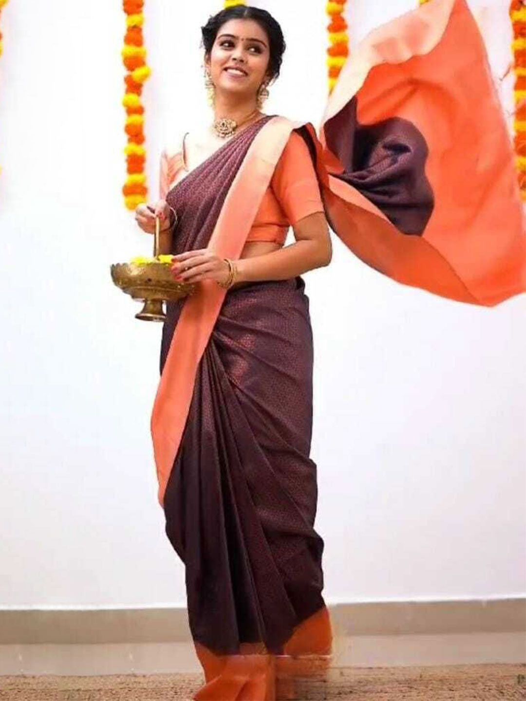 

Upalksh Woven Design Zari Banarasi Saree, Magenta