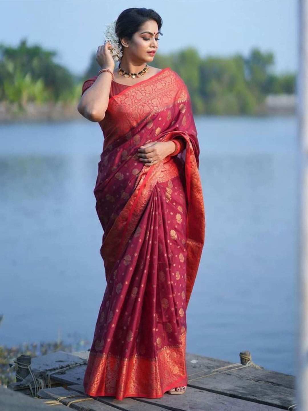 

Upalksh Woven Design Zari Pure Silk Tussar Saree, Red