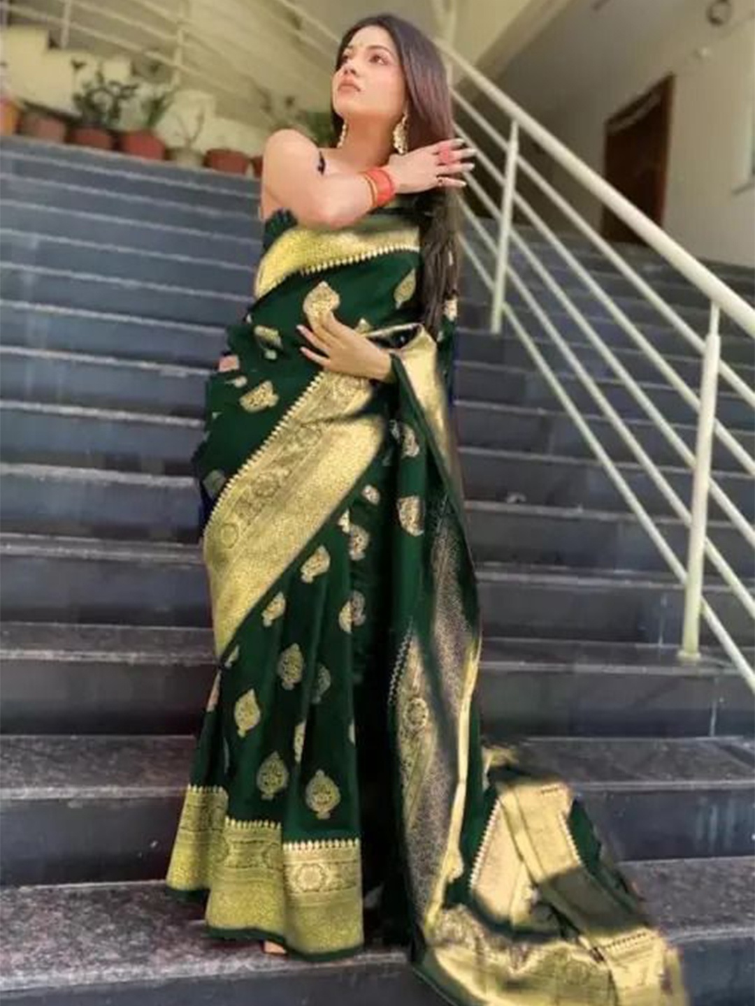 

Florence Woven Design Zari Pure Silk Banarasi Saree, Green