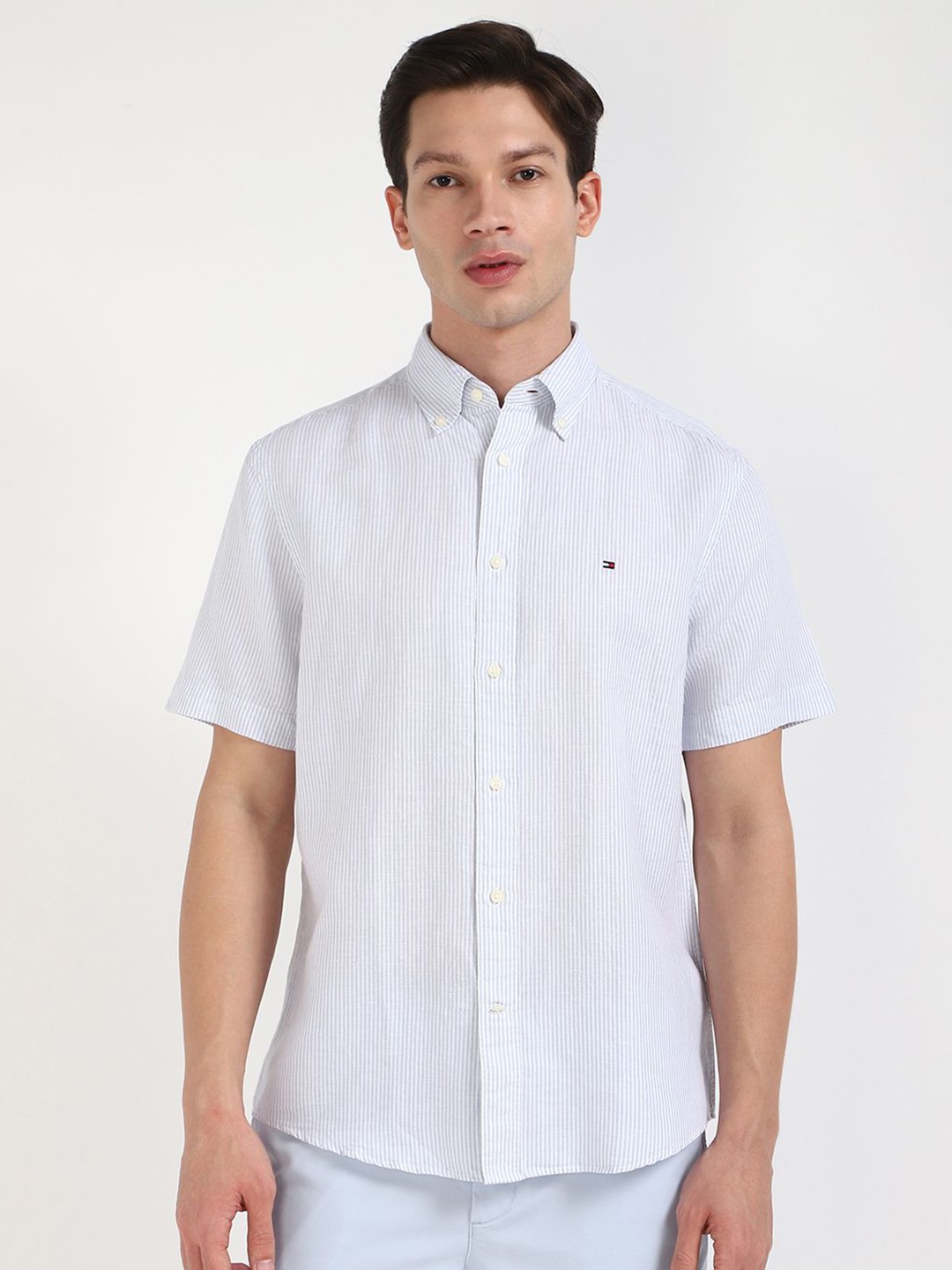 

Tommy Hilfiger Men Button-Down Collar Vertical Striped Cotton Casual Shirt, Blue