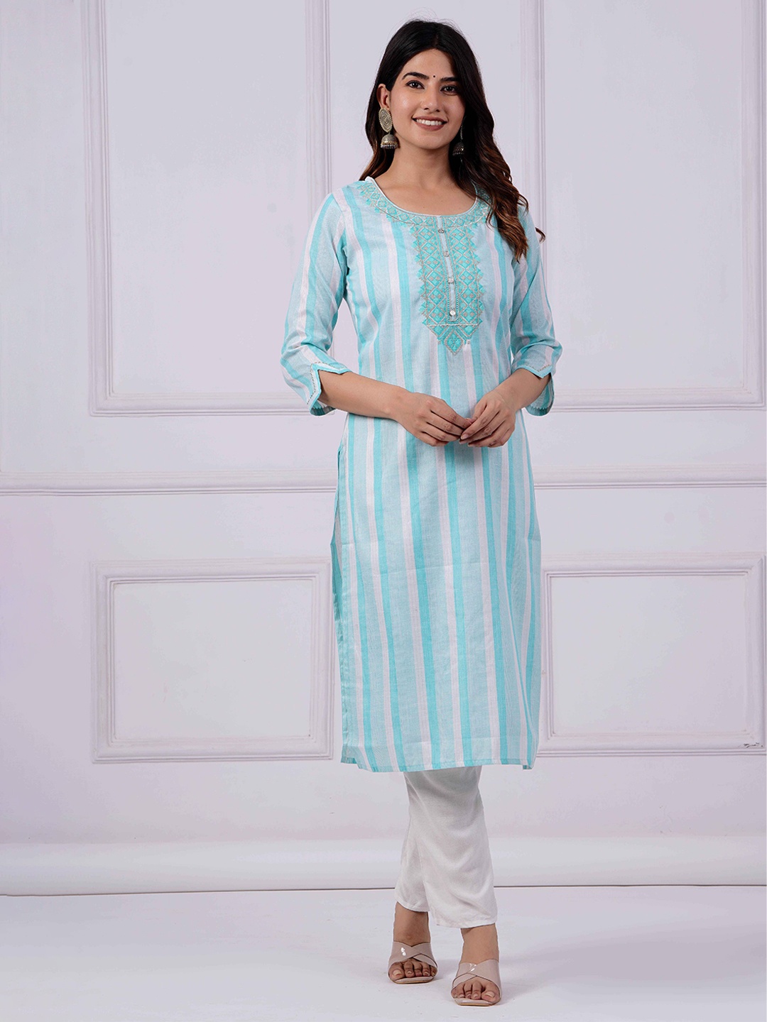 

SHAGUNA'S Women Striped Round Neck Ethnic Straight Kurta, Turquoise blue